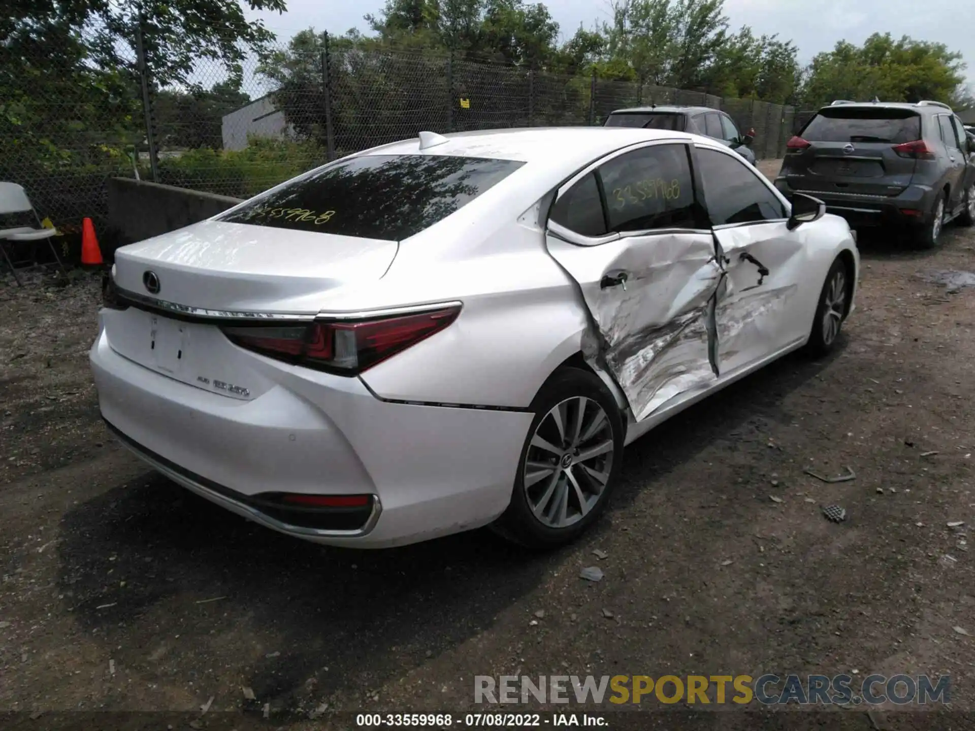 4 Photograph of a damaged car 58AD11D19MU002355 LEXUS ES 2021