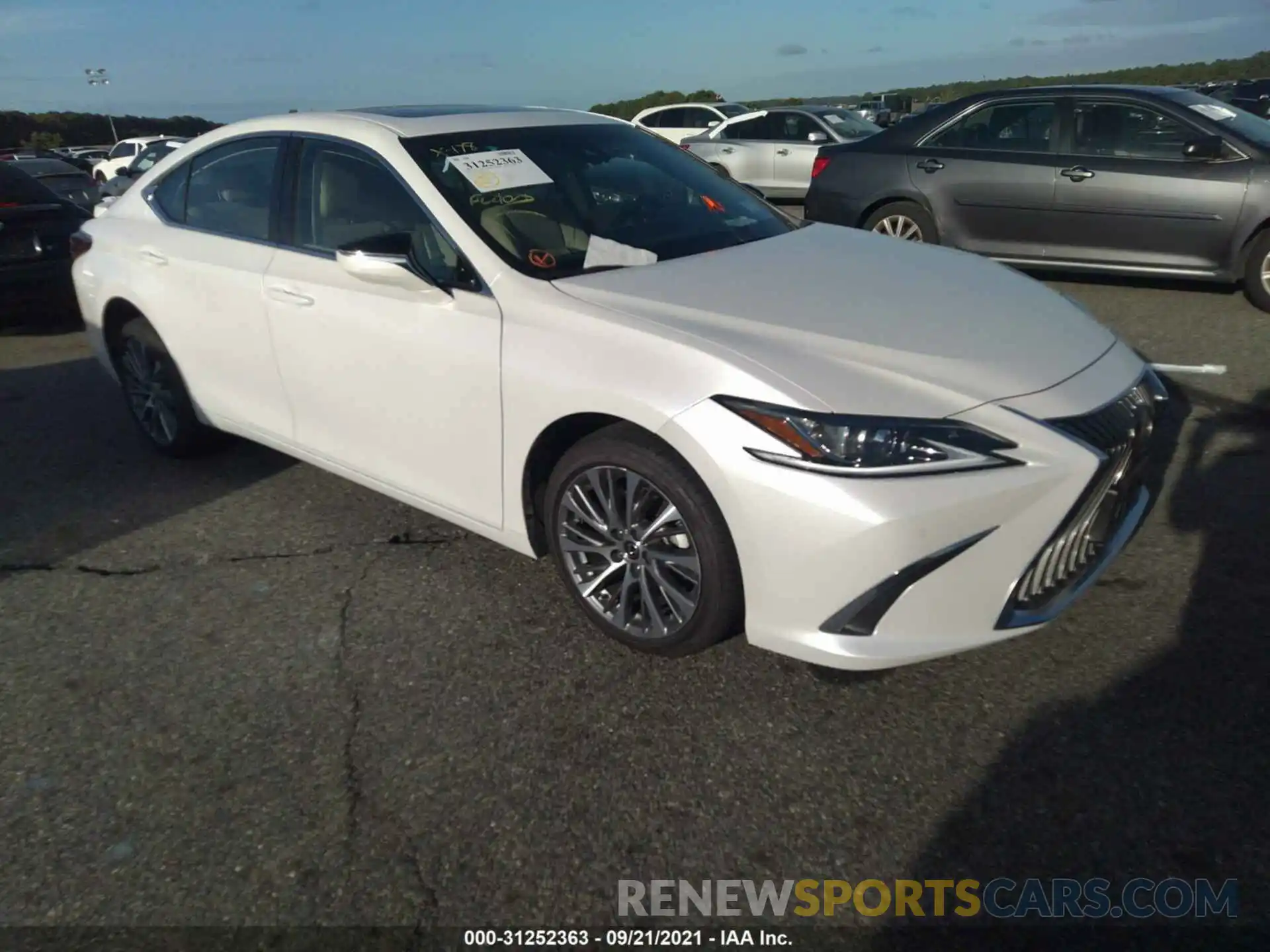 1 Photograph of a damaged car 58AD11D1XMU003384 LEXUS ES 2021