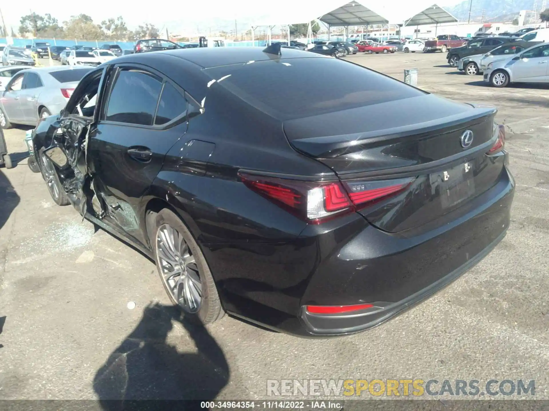 3 Photograph of a damaged car 58ADA1C10MU005386 LEXUS ES 2021