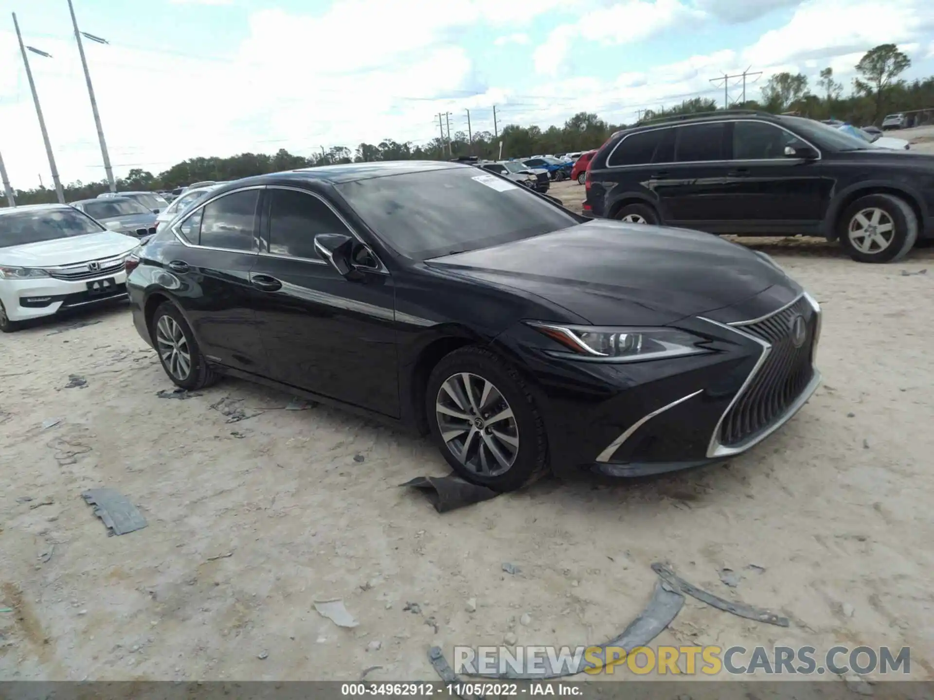 1 Photograph of a damaged car 58ADA1C12MU001677 LEXUS ES 2021