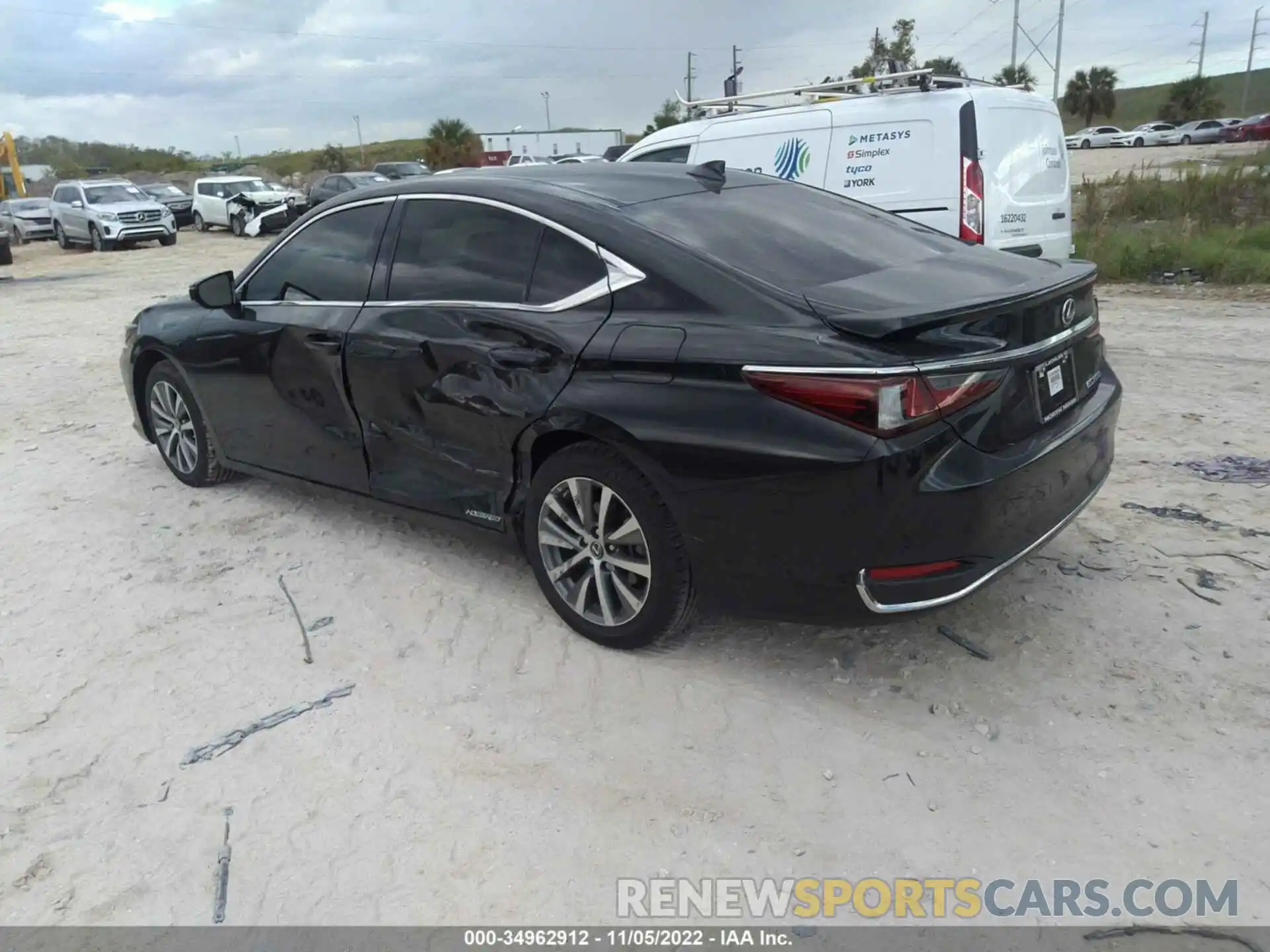 3 Photograph of a damaged car 58ADA1C12MU001677 LEXUS ES 2021