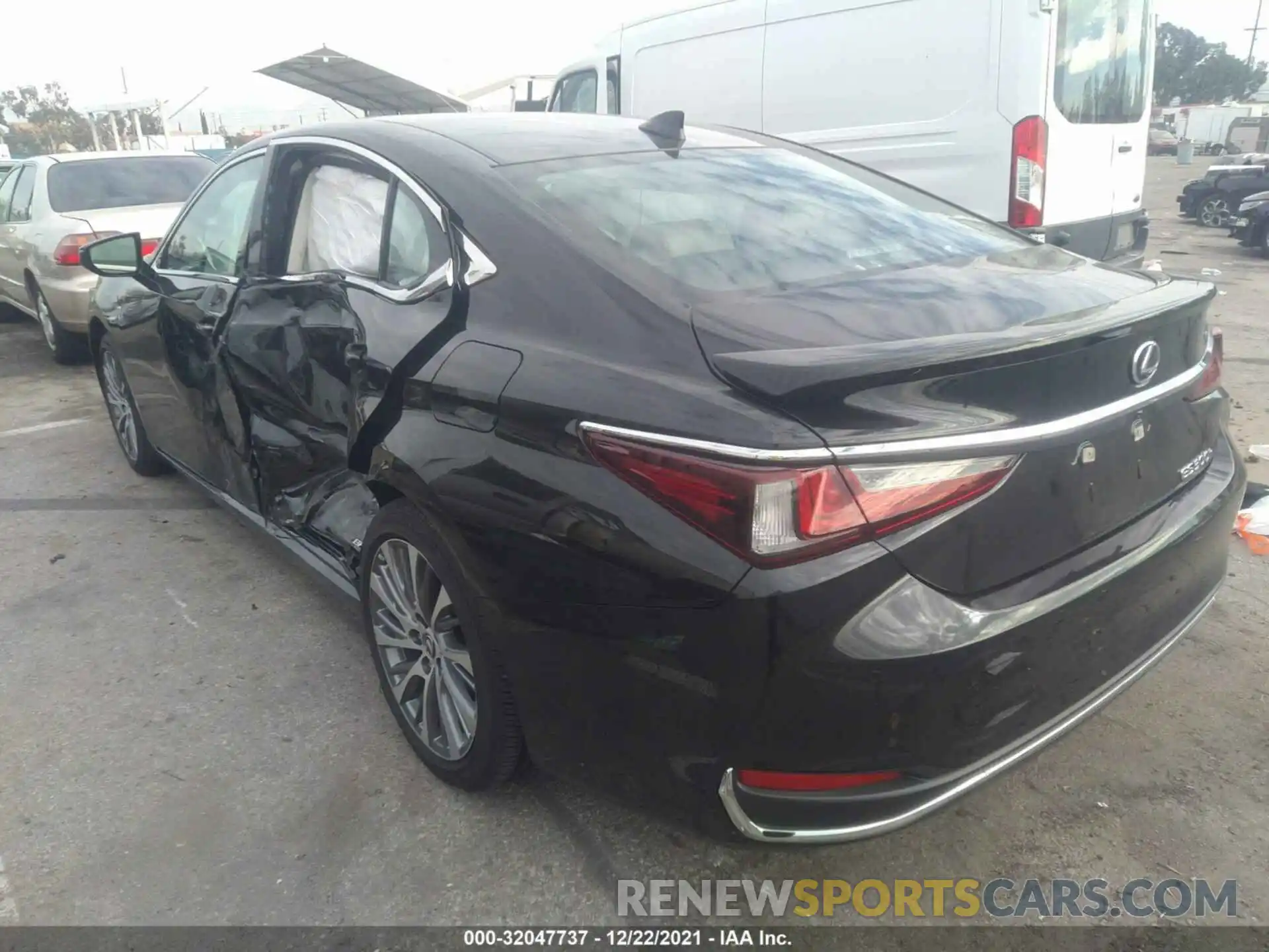 3 Photograph of a damaged car 58ADA1C12MU007320 LEXUS ES 2021