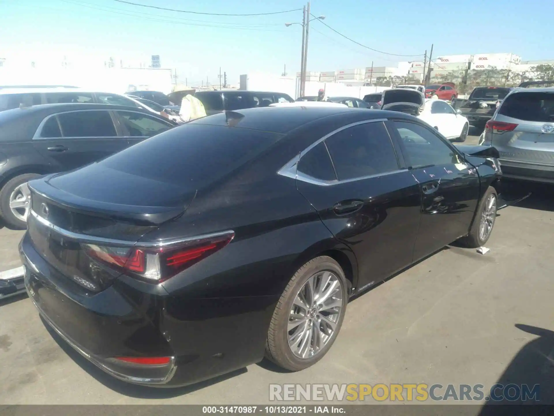 4 Photograph of a damaged car 58ADA1C12MU009634 LEXUS ES 2021