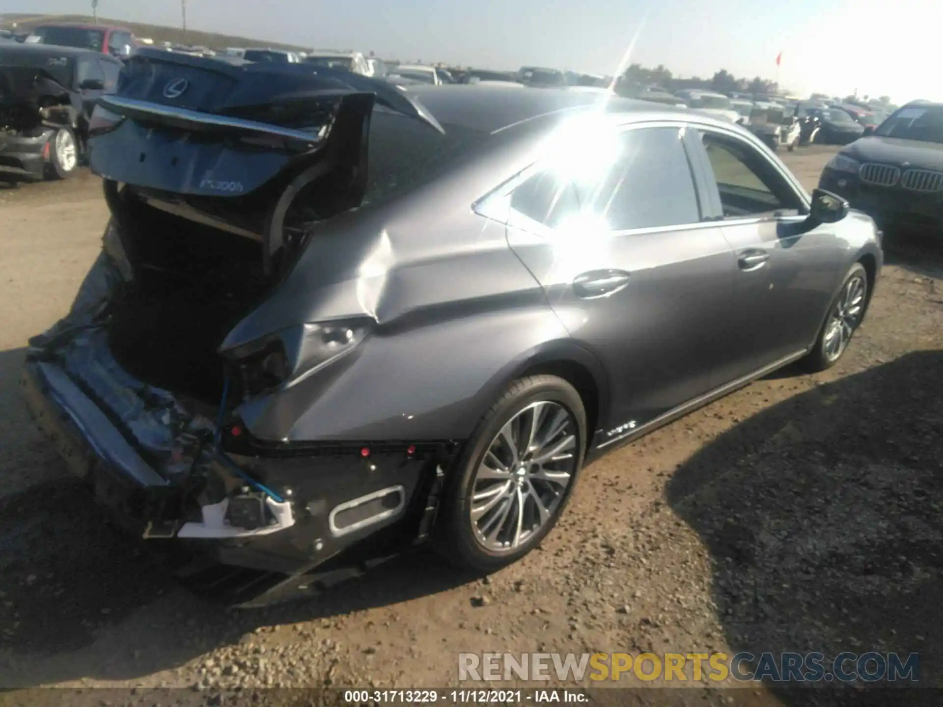 4 Photograph of a damaged car 58ADA1C13MU006077 LEXUS ES 2021