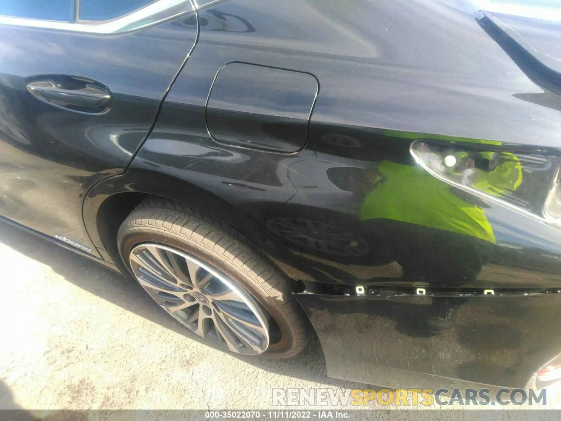 6 Photograph of a damaged car 58ADA1C14MU010333 LEXUS ES 2021