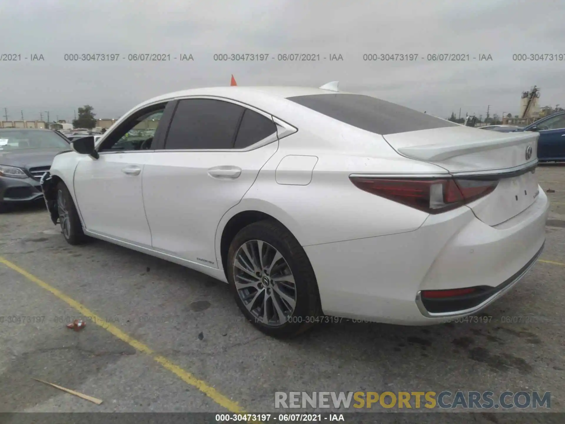 3 Photograph of a damaged car 58ADA1C19MU004964 LEXUS ES 2021