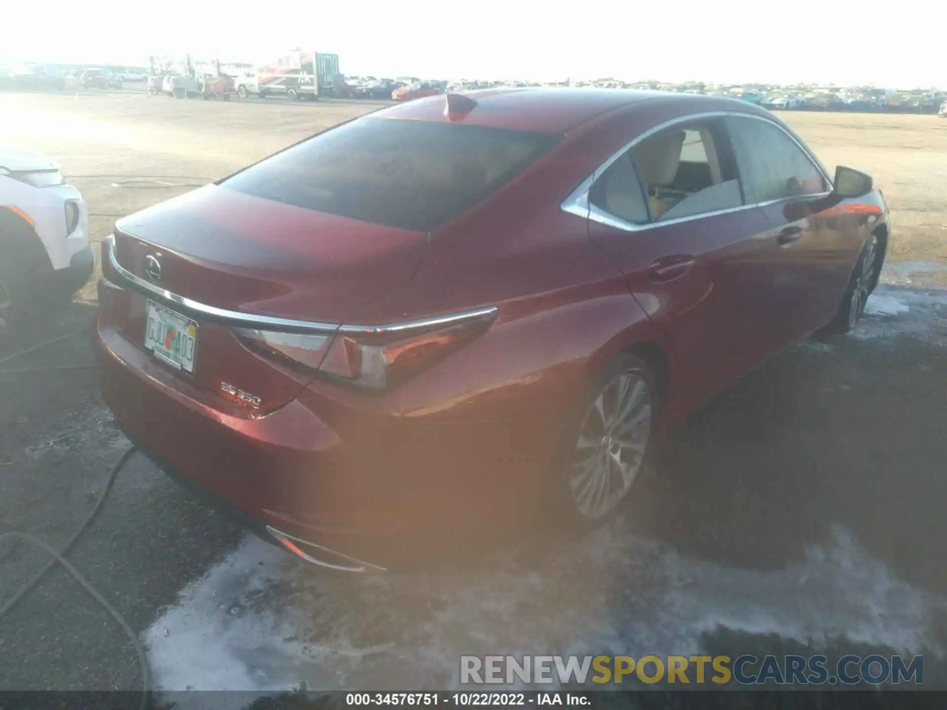 4 Photograph of a damaged car 58ADZ1B10MU103313 LEXUS ES 2021