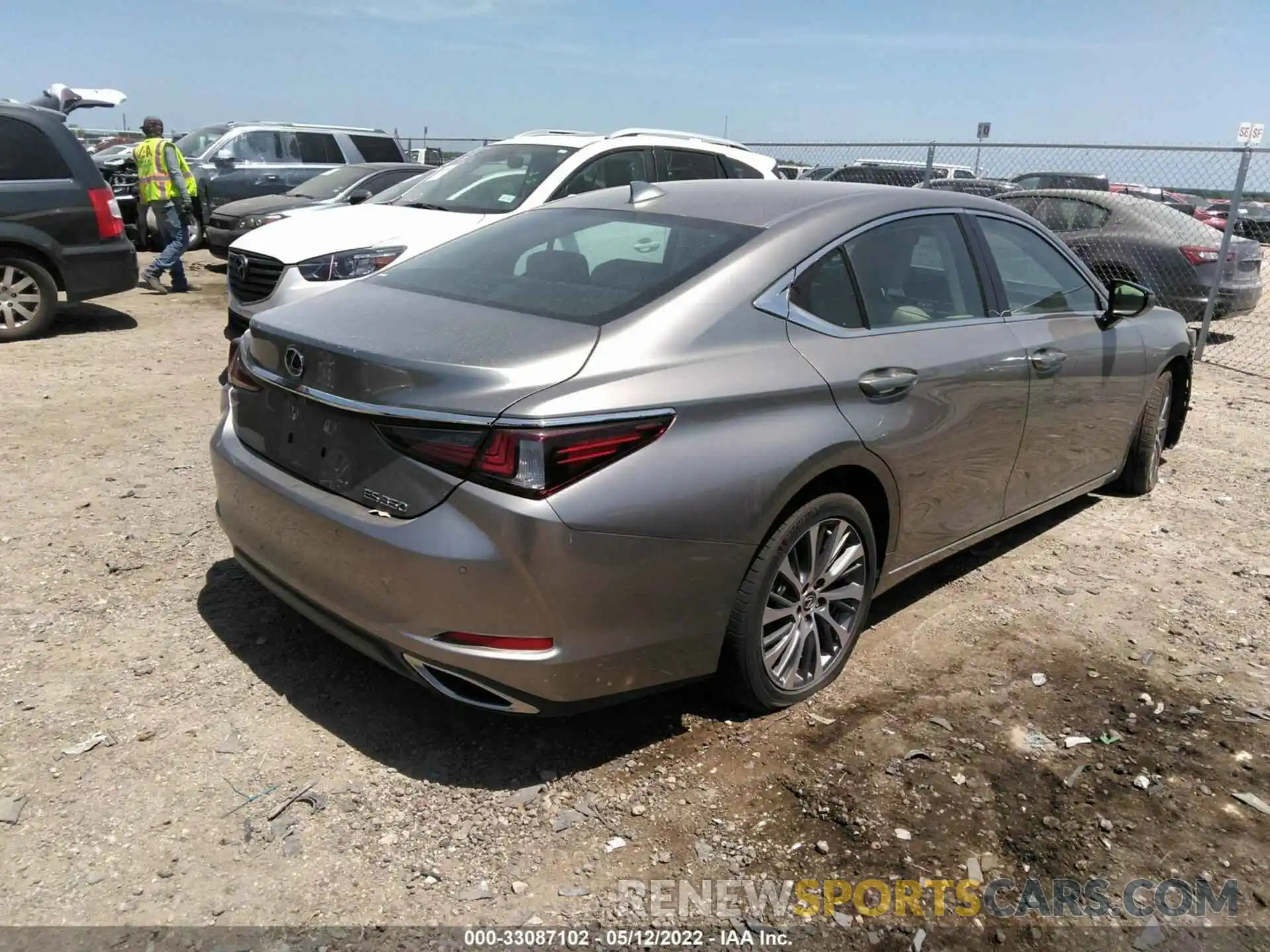 4 Photograph of a damaged car 58ADZ1B11MU087025 LEXUS ES 2021