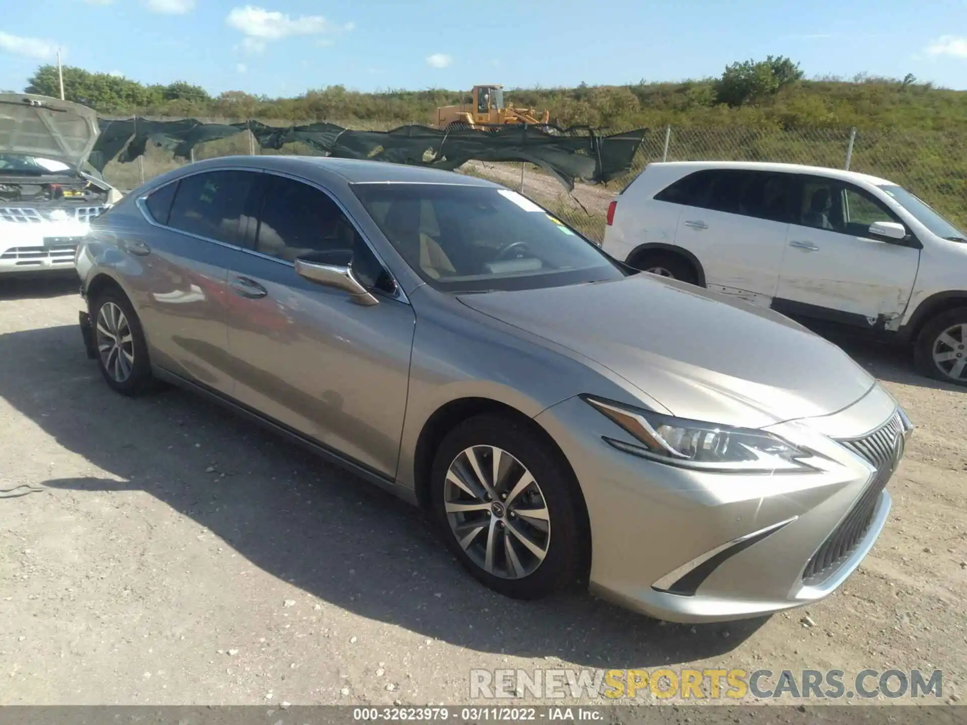 1 Photograph of a damaged car 58ADZ1B11MU097425 LEXUS ES 2021