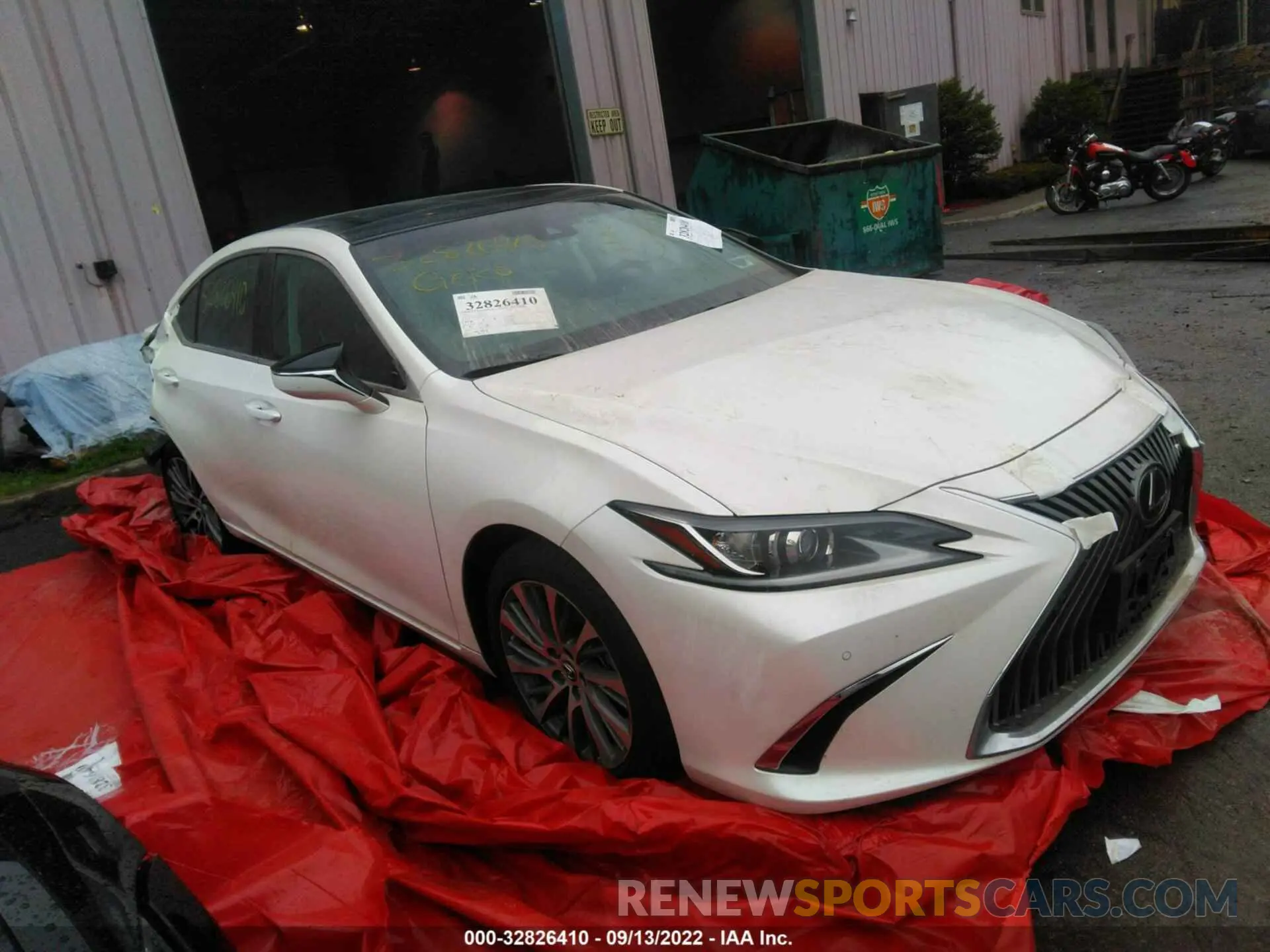 1 Photograph of a damaged car 58ADZ1B13MU100311 LEXUS ES 2021
