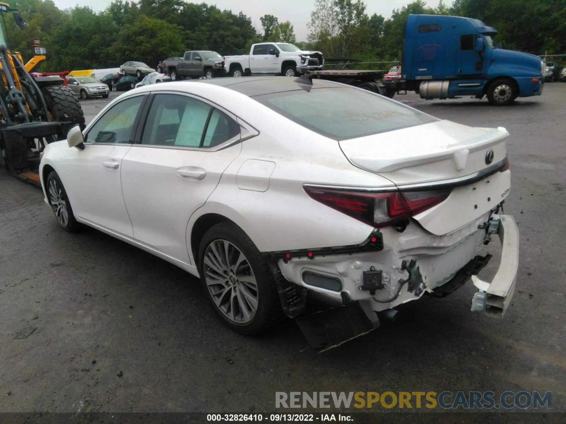 3 Photograph of a damaged car 58ADZ1B13MU100311 LEXUS ES 2021