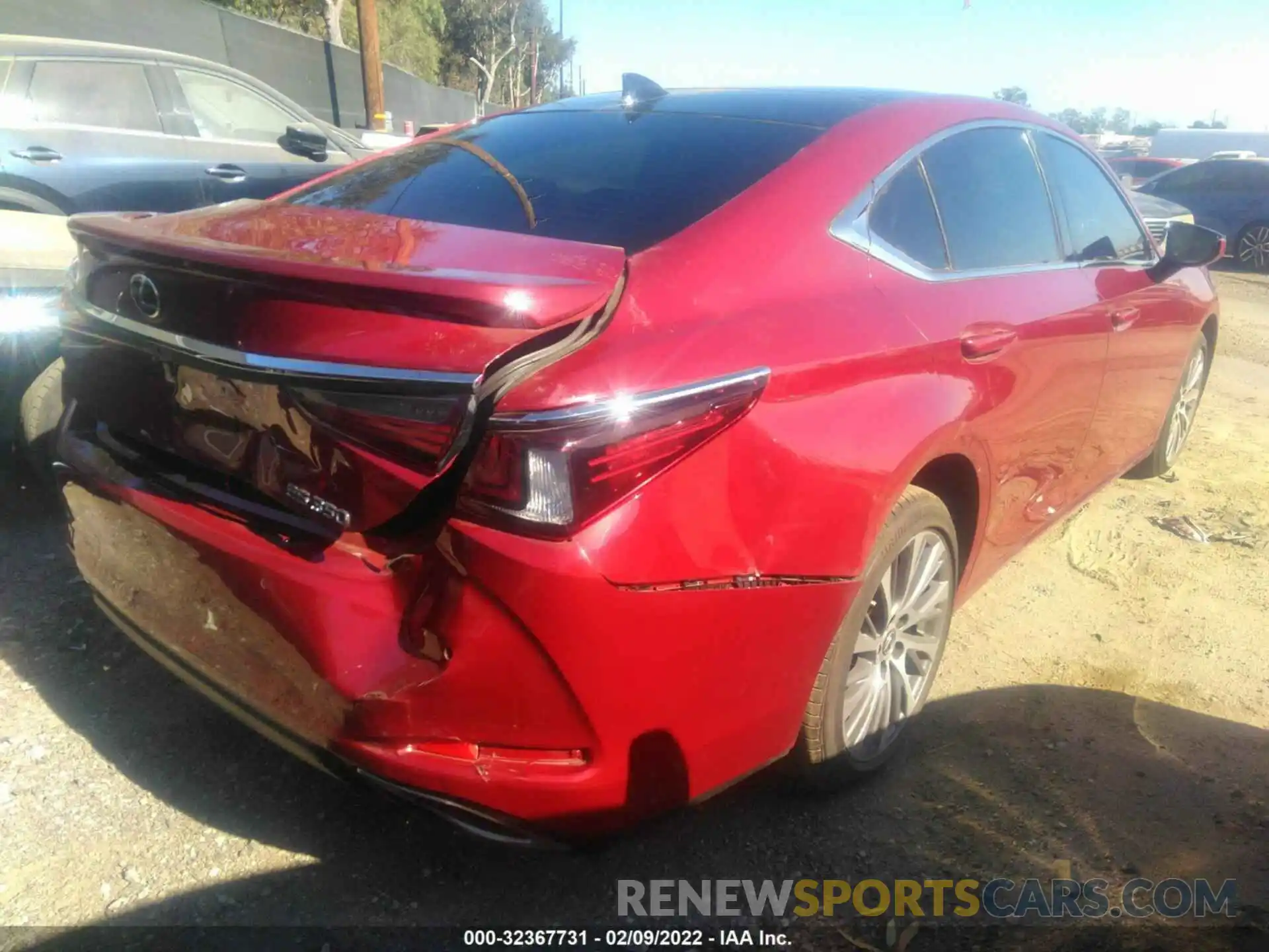 4 Photograph of a damaged car 58ADZ1B13MU108182 LEXUS ES 2021