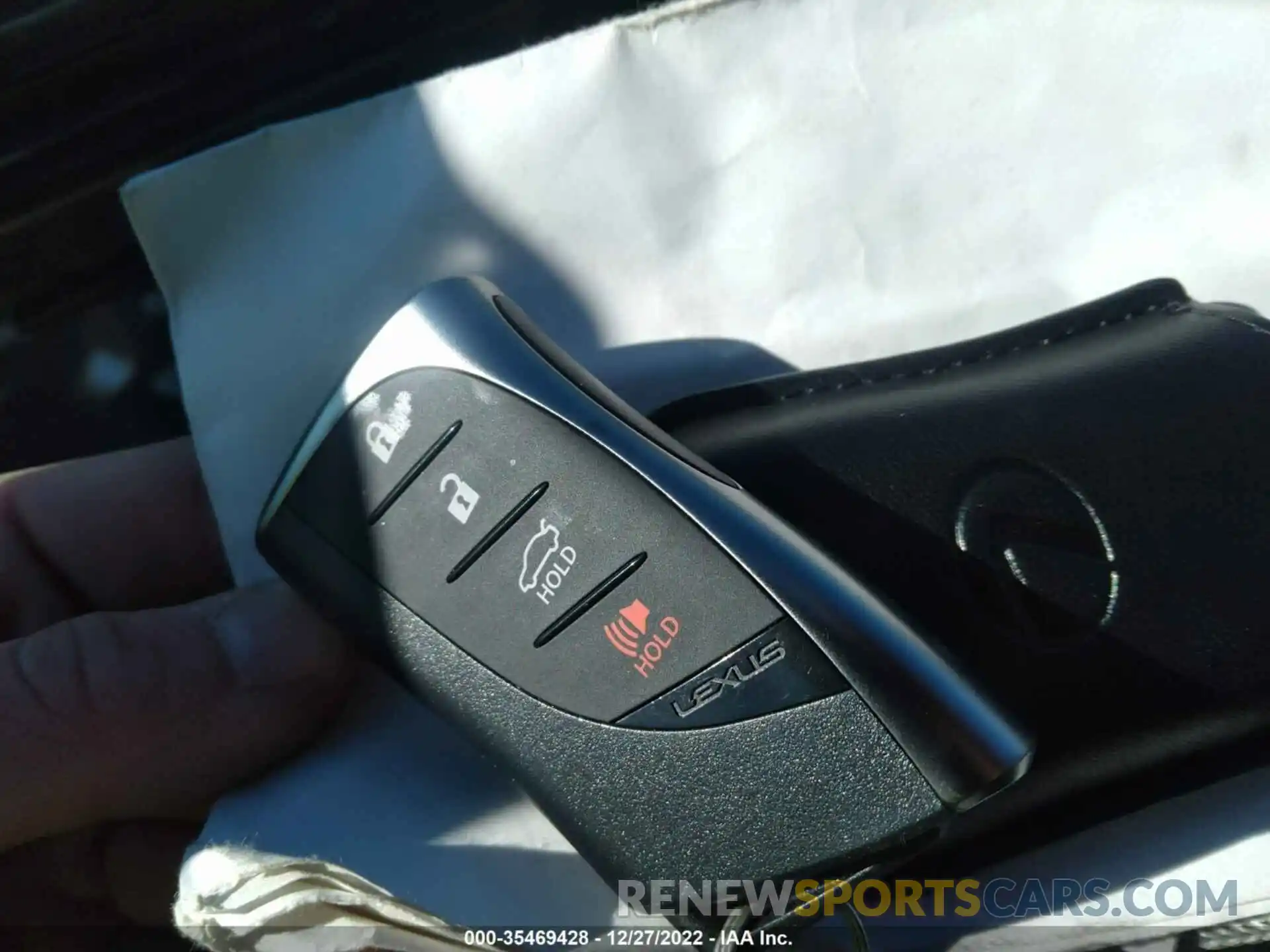 11 Photograph of a damaged car 58ADZ1B15MU106871 LEXUS ES 2021