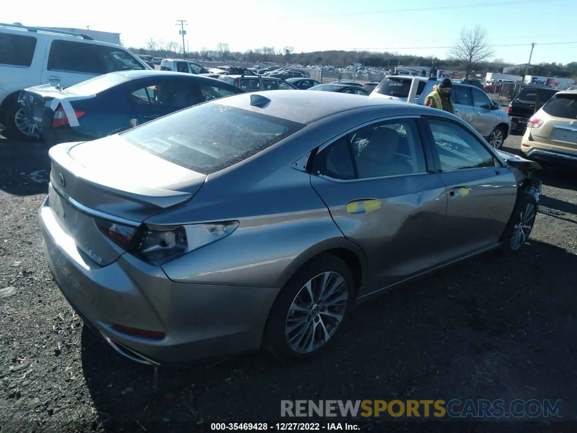 4 Photograph of a damaged car 58ADZ1B15MU106871 LEXUS ES 2021