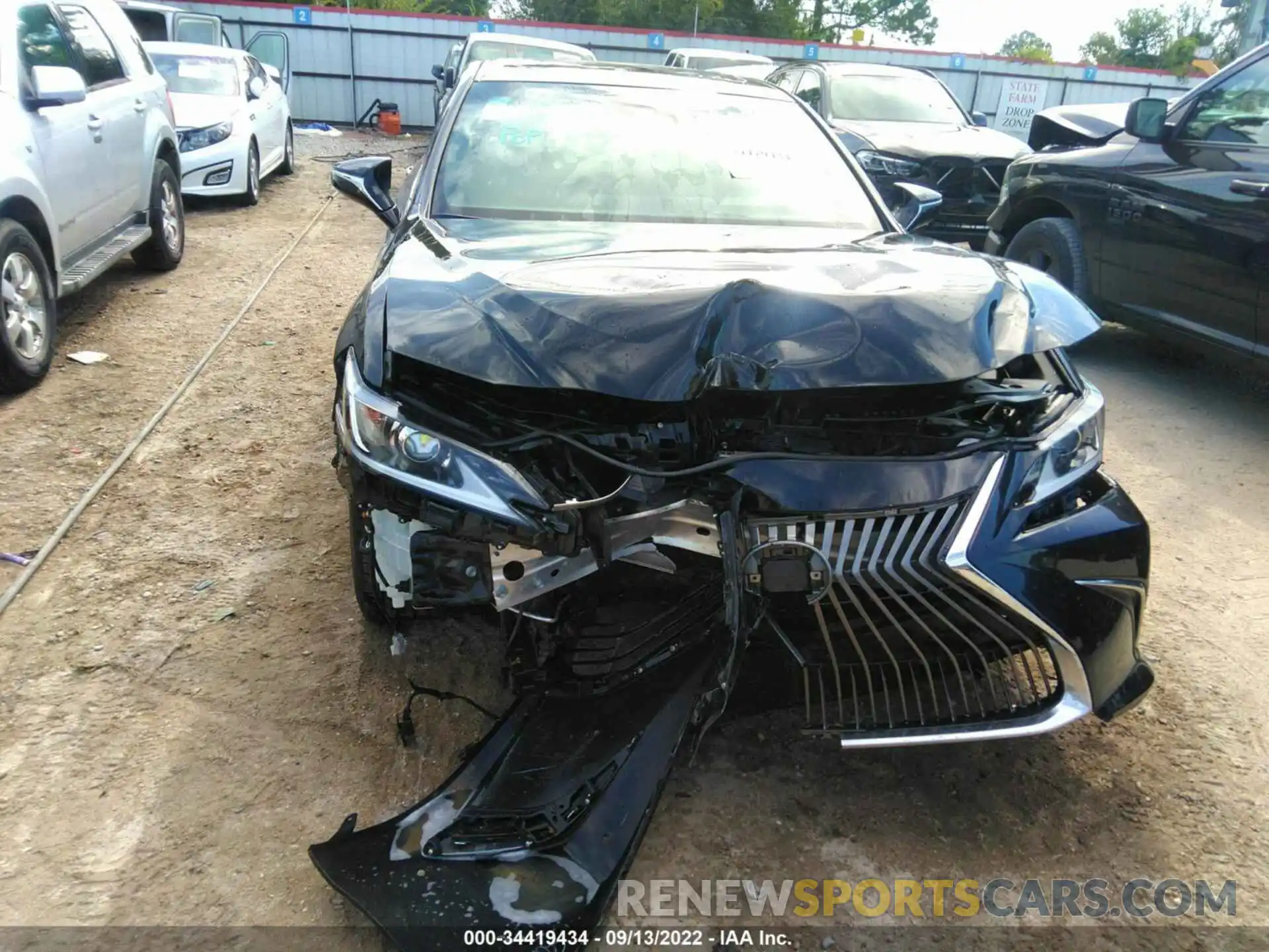 6 Photograph of a damaged car 58ADZ1B16MU087571 LEXUS ES 2021