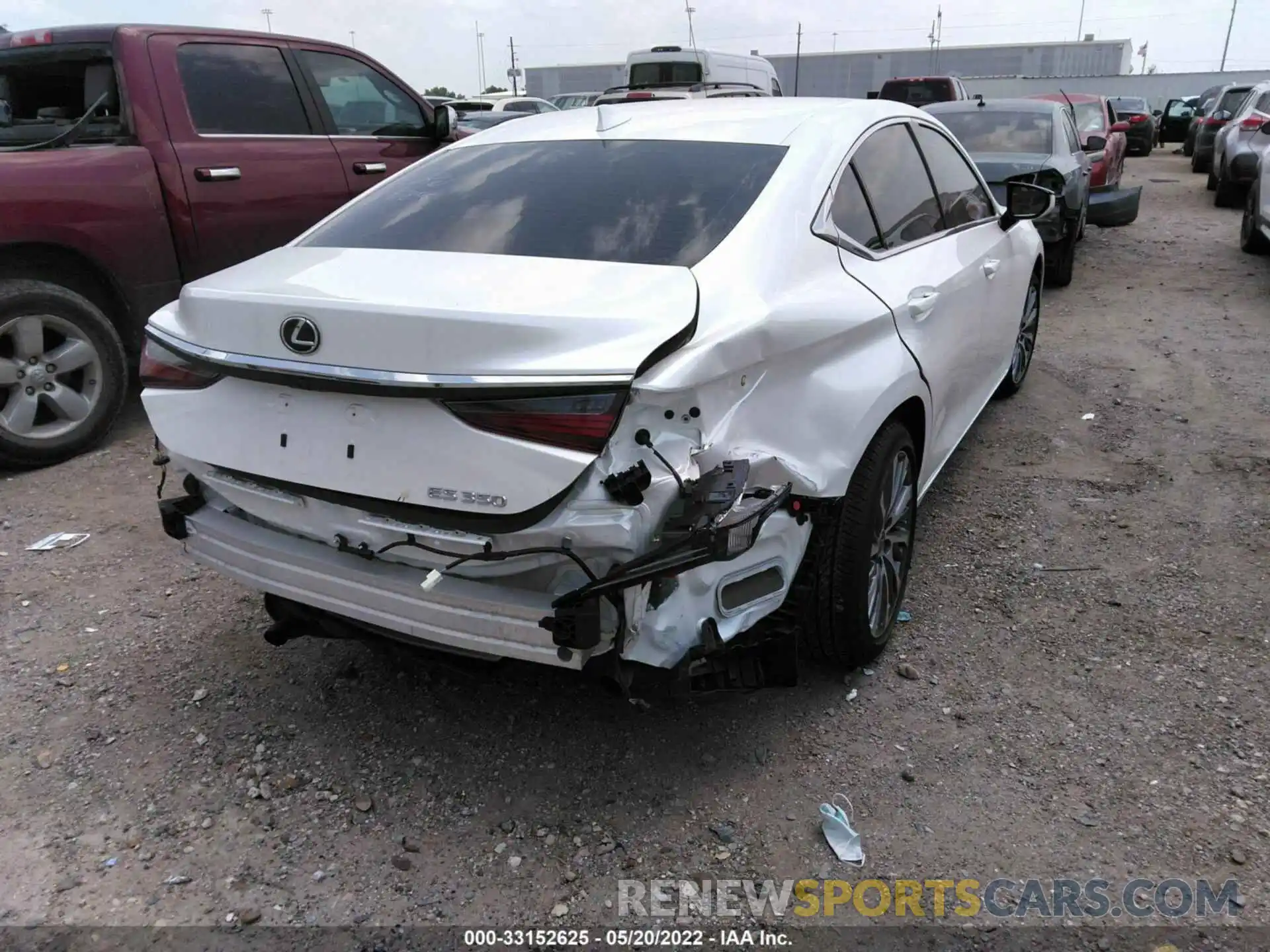 4 Photograph of a damaged car 58ADZ1B18MU095364 LEXUS ES 2021