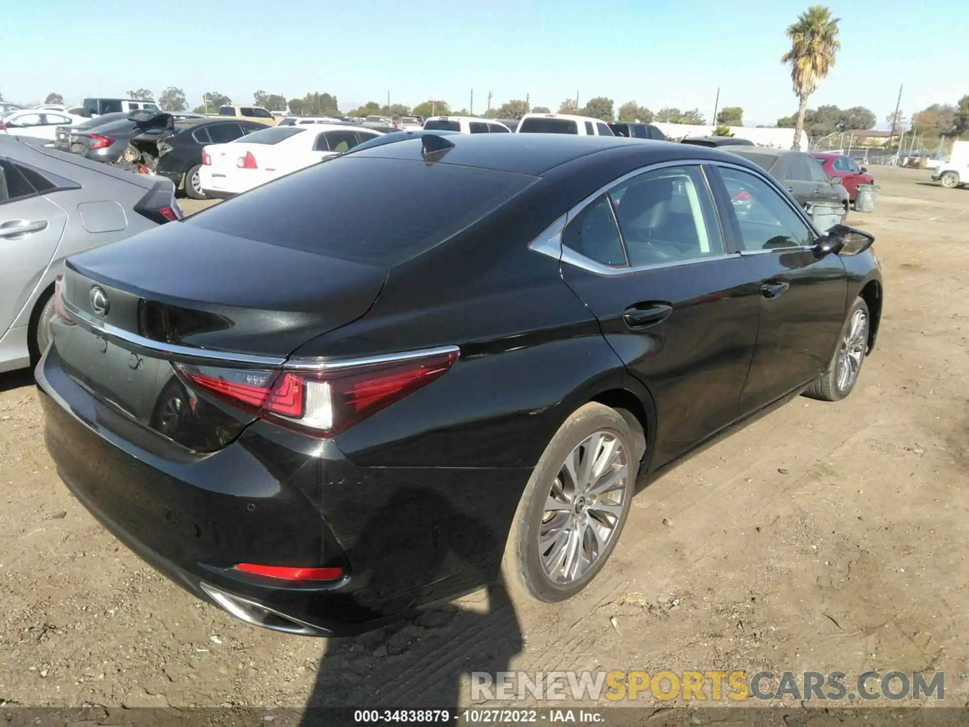 4 Photograph of a damaged car 58ADZ1B18MU100062 LEXUS ES 2021