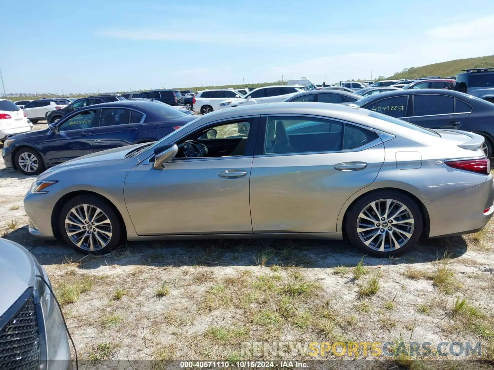 14 Photograph of a damaged car 58ADZ1B1XMU093907 LEXUS ES 2021
