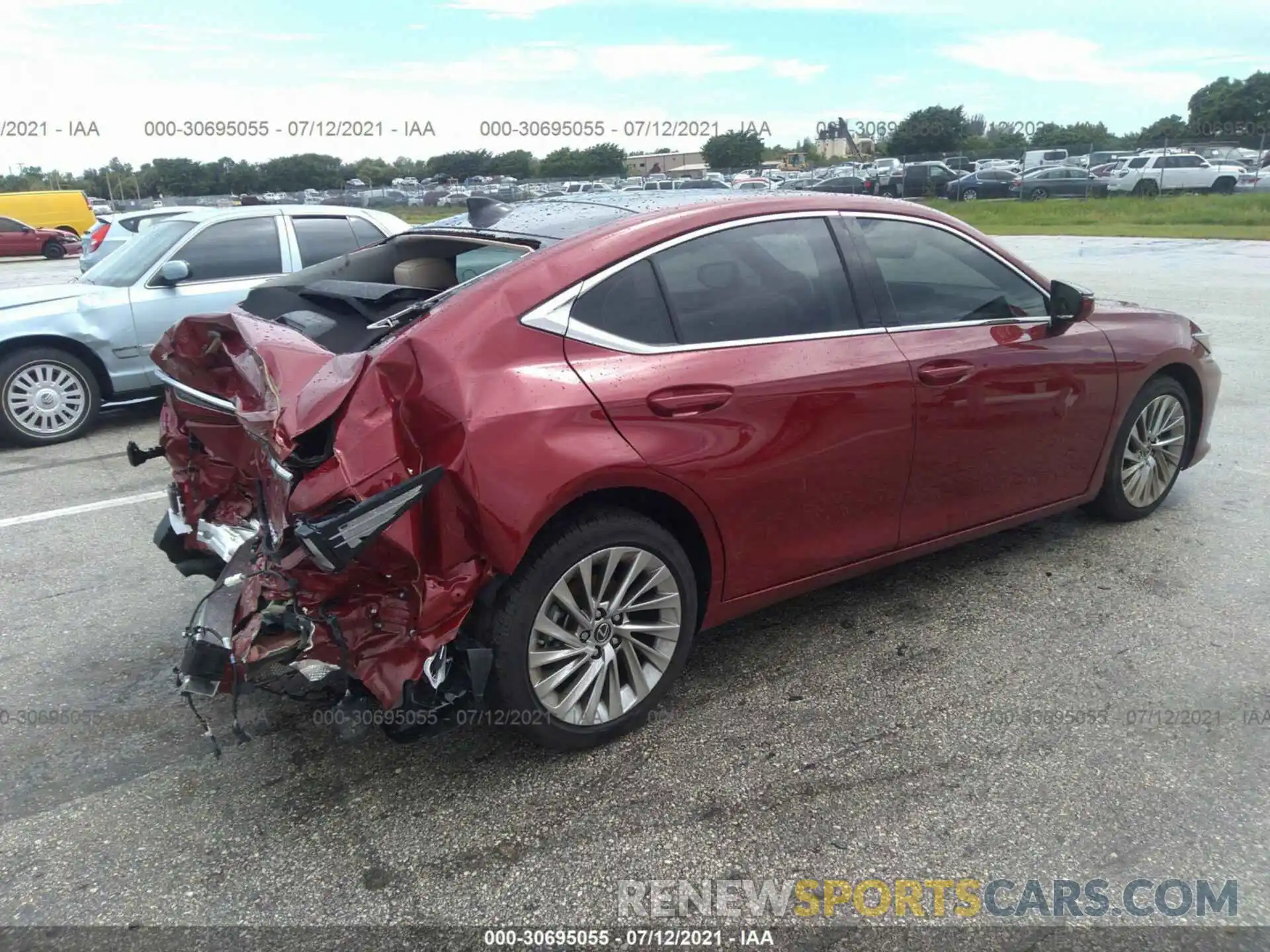 4 Photograph of a damaged car 58AFZ1B19MU096886 LEXUS ES 2021