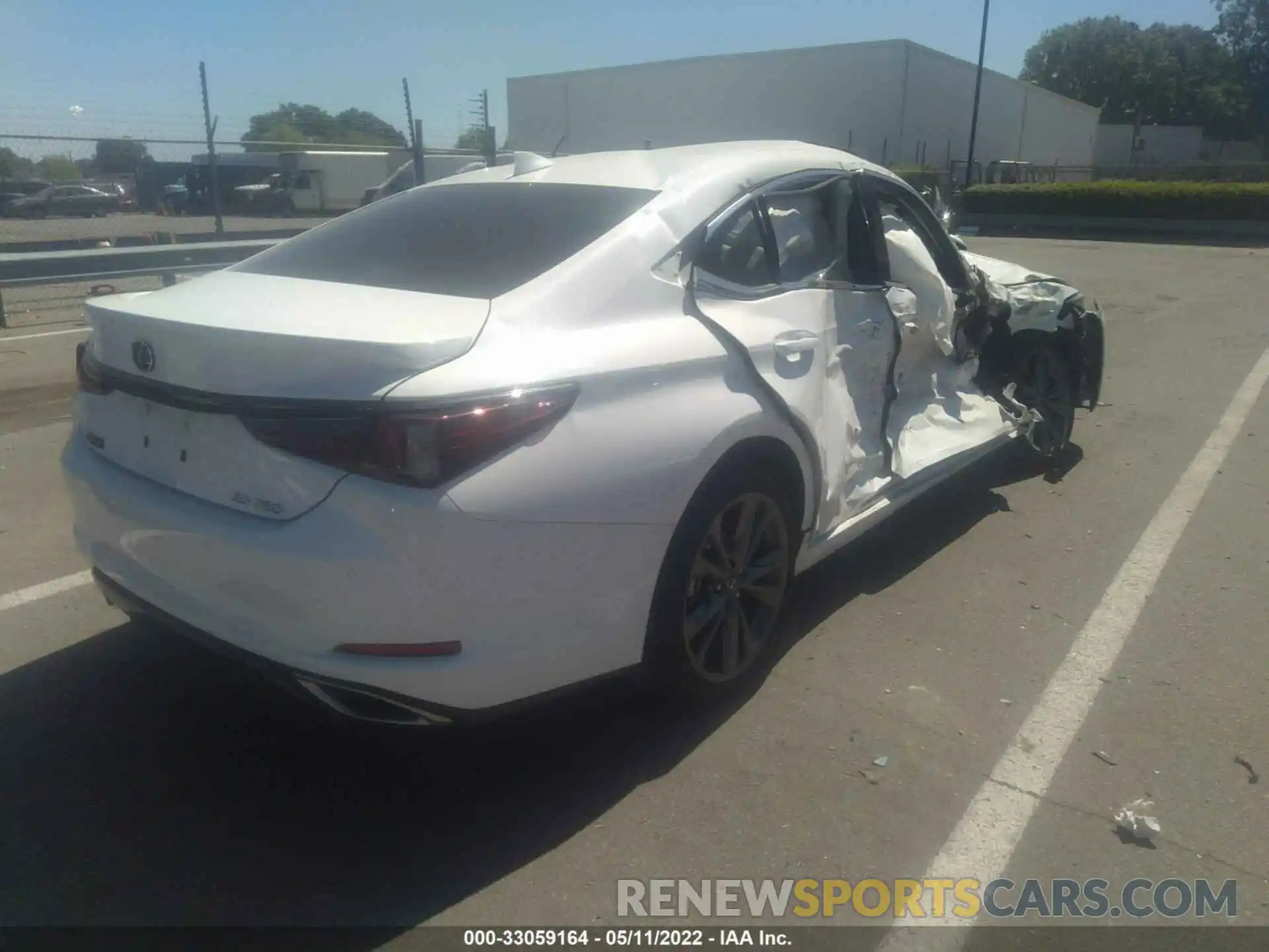 4 Photograph of a damaged car 58AGZ1B13MU103738 LEXUS ES 2021