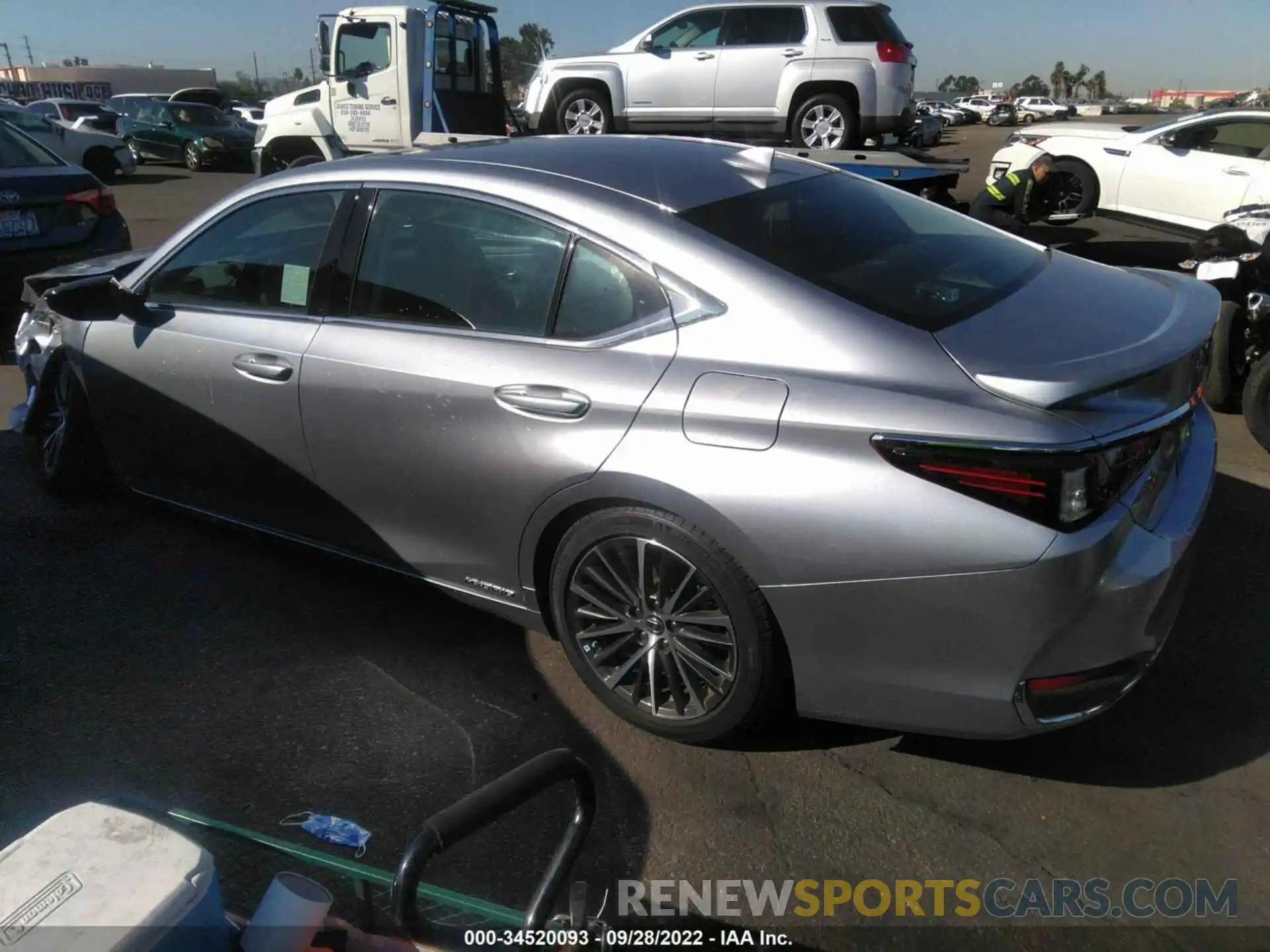 3 Photograph of a damaged car 58ADA1C11NU016544 LEXUS ES 2022