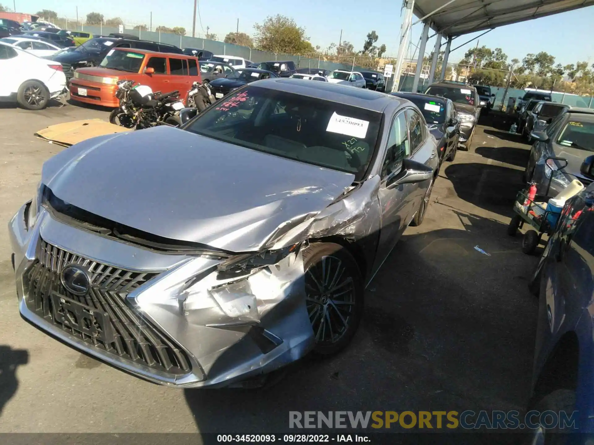 6 Photograph of a damaged car 58ADA1C11NU016544 LEXUS ES 2022