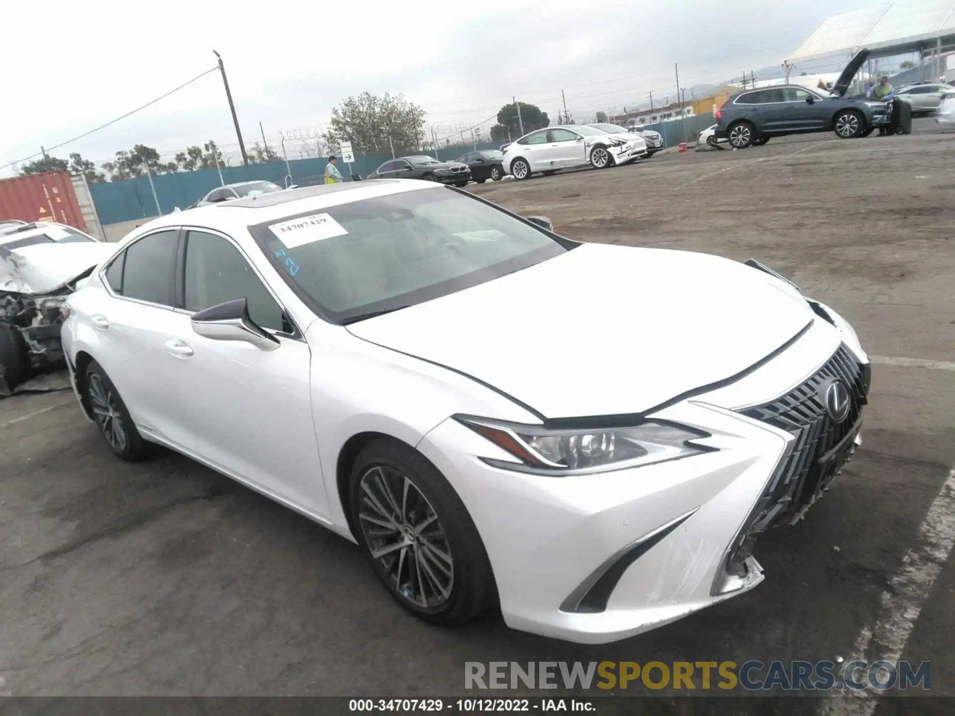 1 Photograph of a damaged car 58ADA1C13NU020482 LEXUS ES 2022