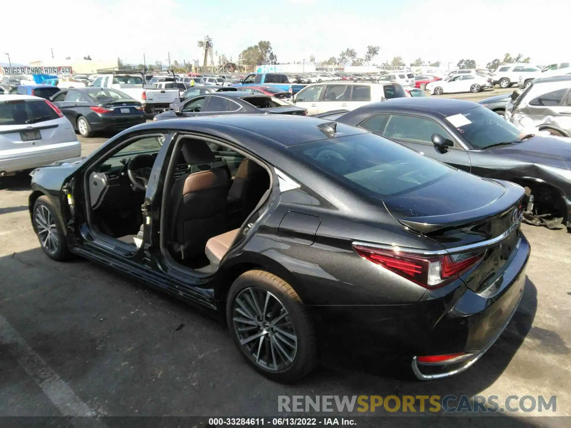 3 Photograph of a damaged car 58ADA1C15NU017387 LEXUS ES 2022