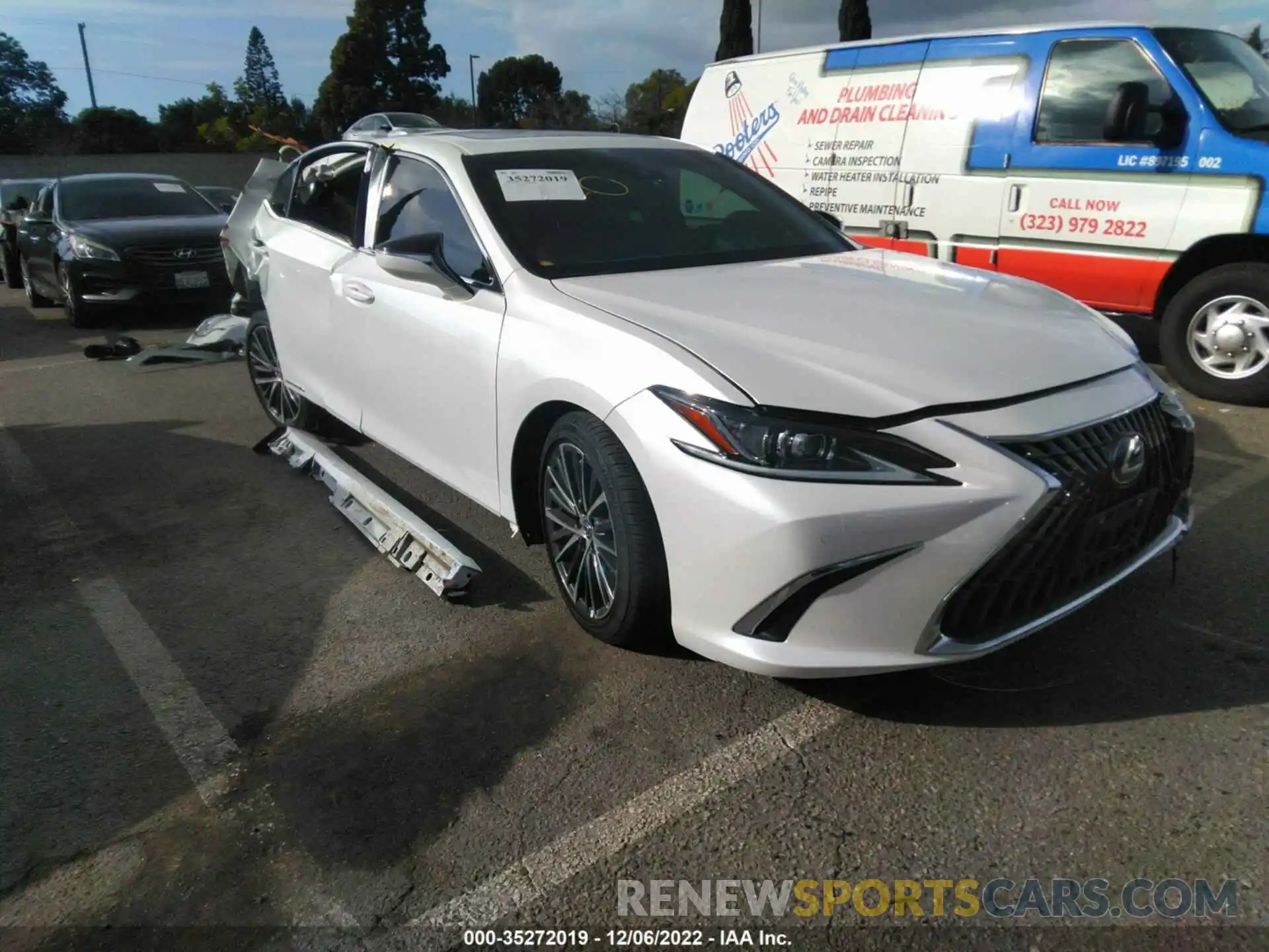 1 Photograph of a damaged car 58ADA1C15NU023383 LEXUS ES 2022