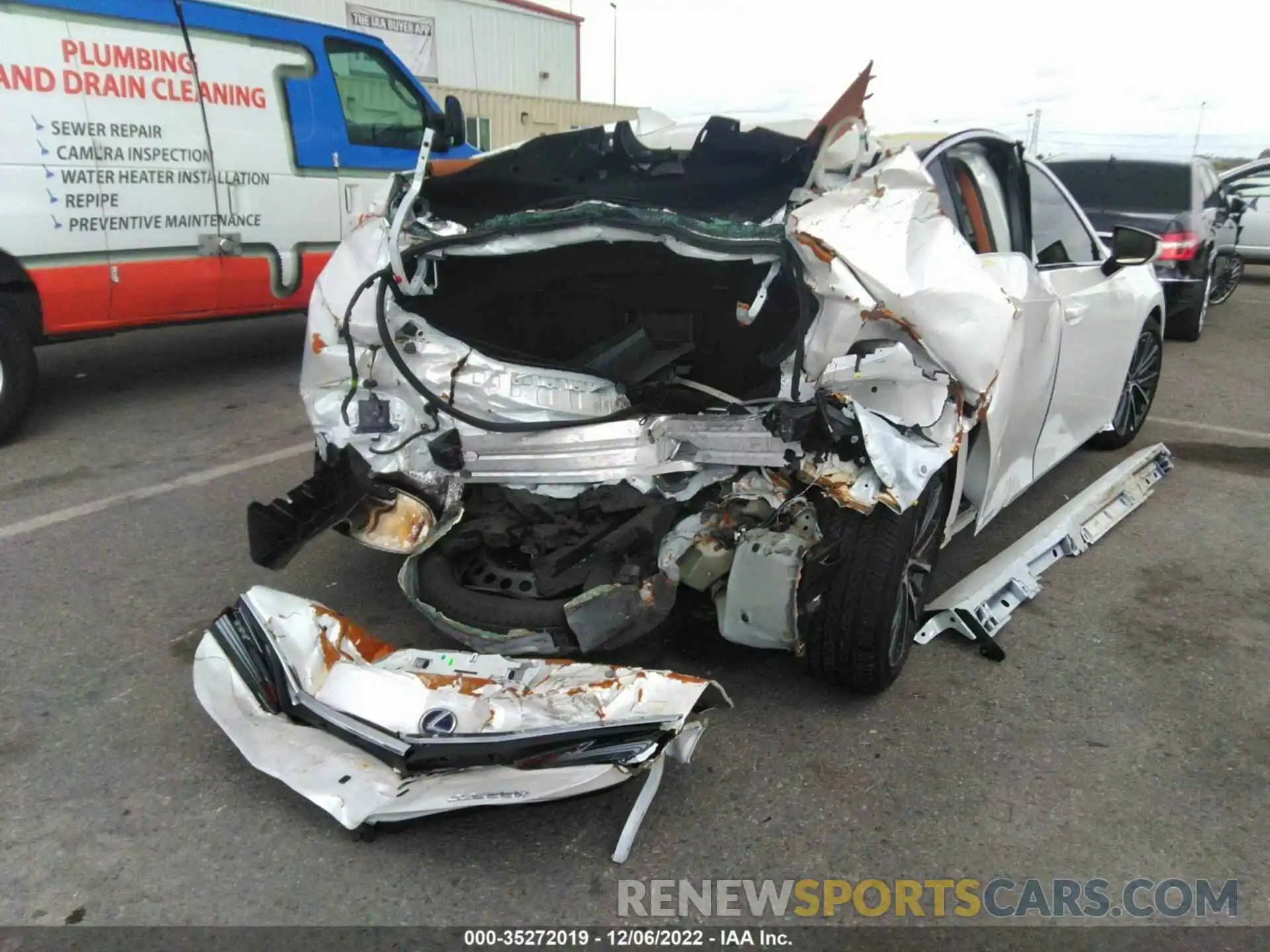 6 Photograph of a damaged car 58ADA1C15NU023383 LEXUS ES 2022