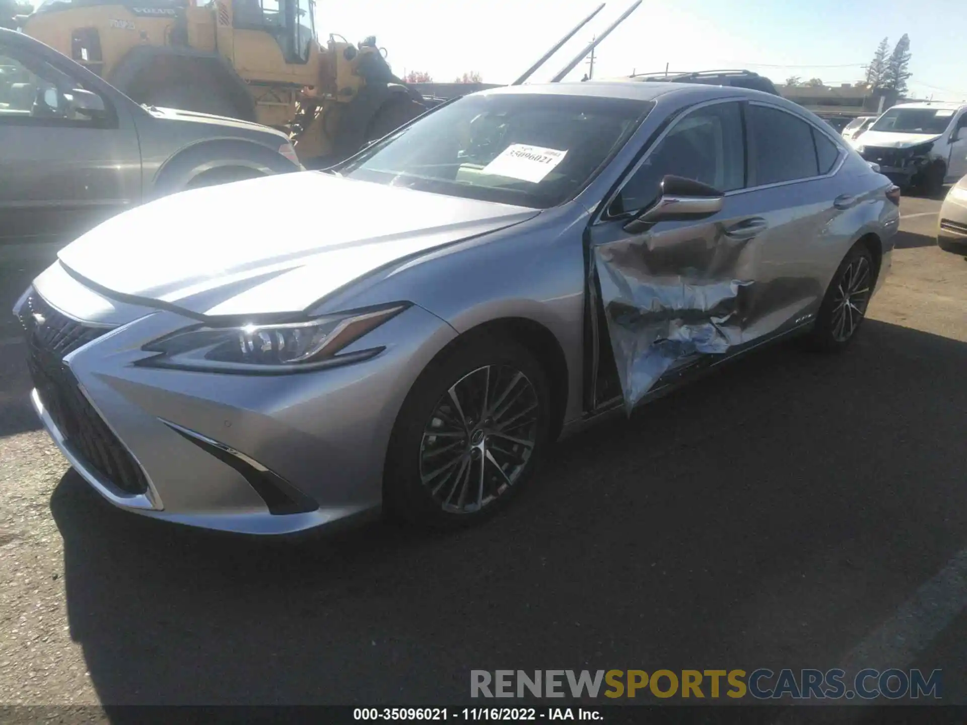 2 Photograph of a damaged car 58ADA1C16NU015082 LEXUS ES 2022