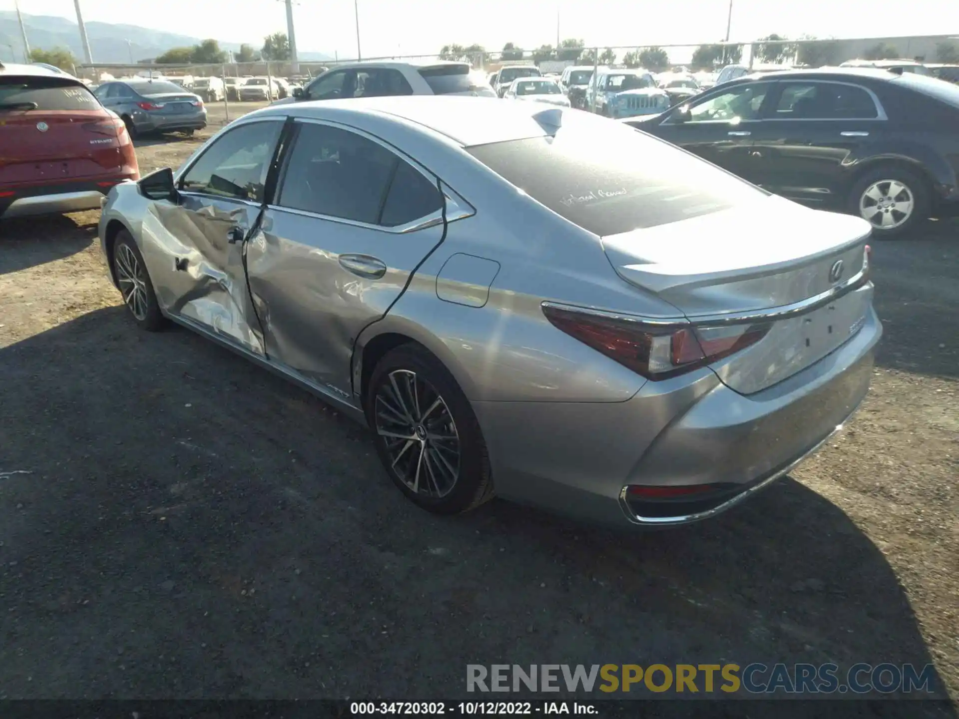 3 Photograph of a damaged car 58ADA1C16NU019262 LEXUS ES 2022