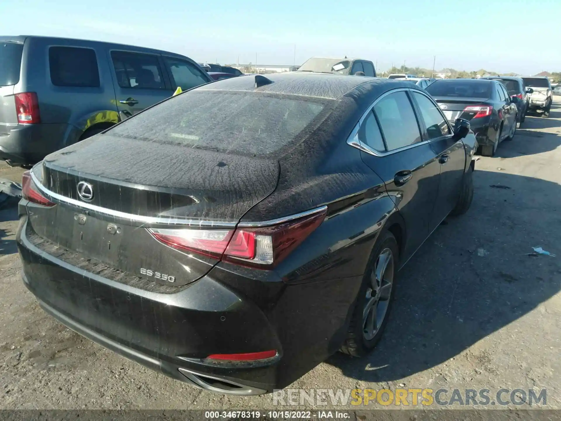 4 Photograph of a damaged car 58ADZ1B11NU115536 LEXUS ES 2022