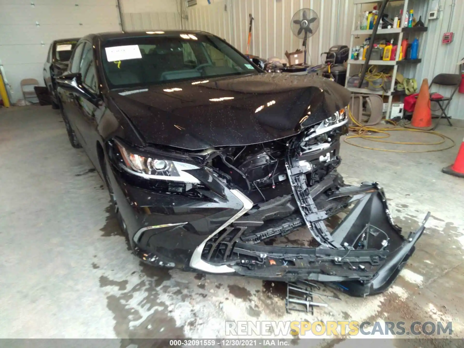 1 Photograph of a damaged car 58ADZ1B17NU111975 LEXUS ES 2022