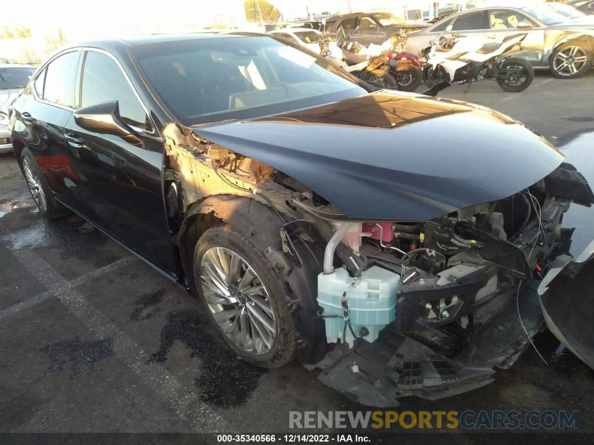 1 Photograph of a damaged car 58AEA1C17NU017668 LEXUS ES 2022