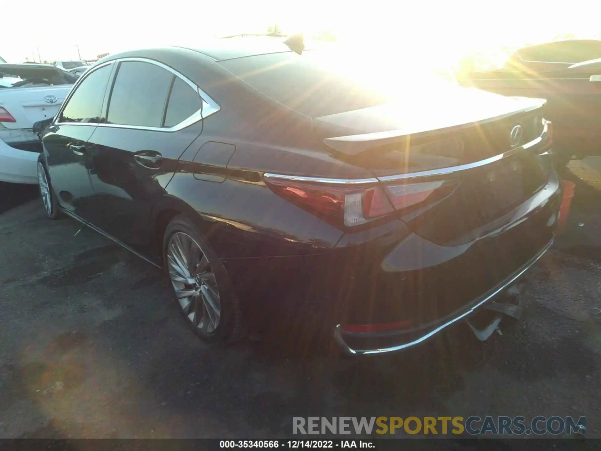 3 Photograph of a damaged car 58AEA1C17NU017668 LEXUS ES 2022