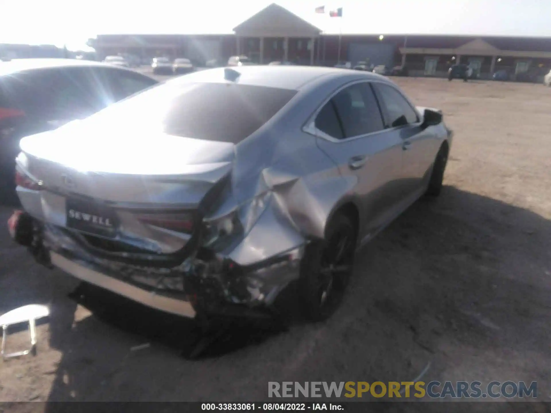 4 Photograph of a damaged car 58AGA1C10NU022011 LEXUS ES 2022