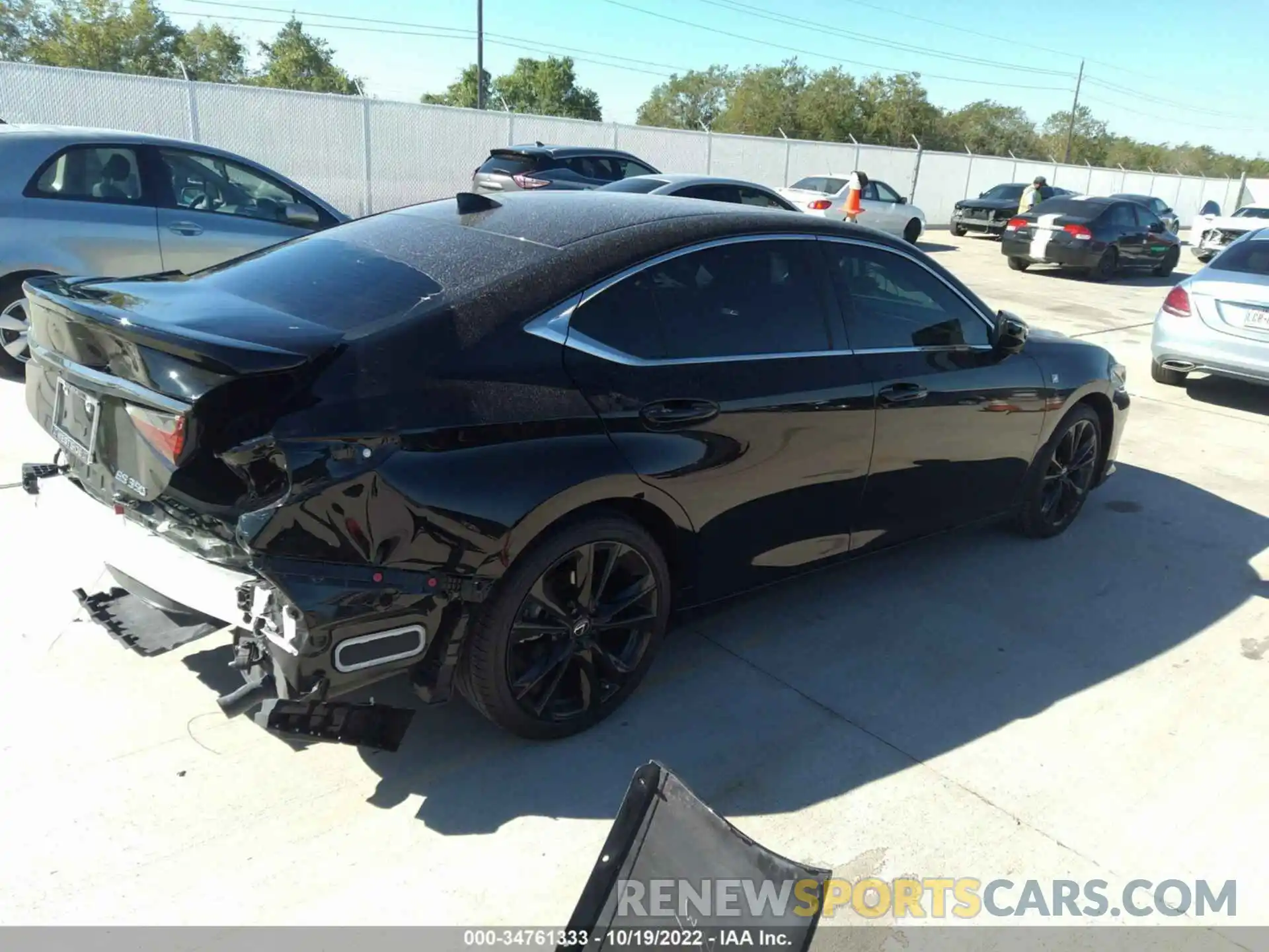 4 Photograph of a damaged car 58AJZ1B19NU126657 LEXUS ES 2022