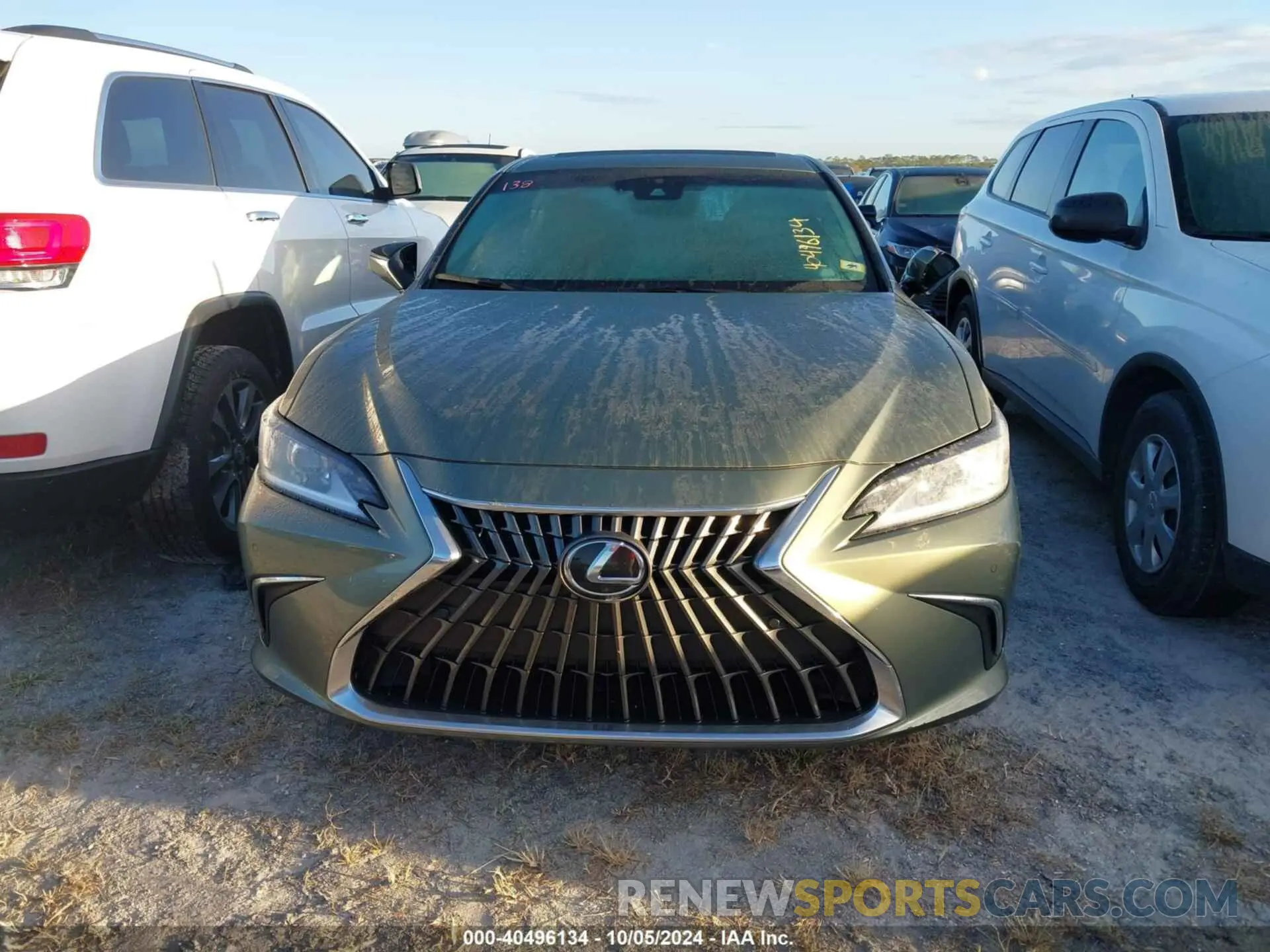 12 Photograph of a damaged car 58ADZ1B17RU180879 LEXUS ES 2024