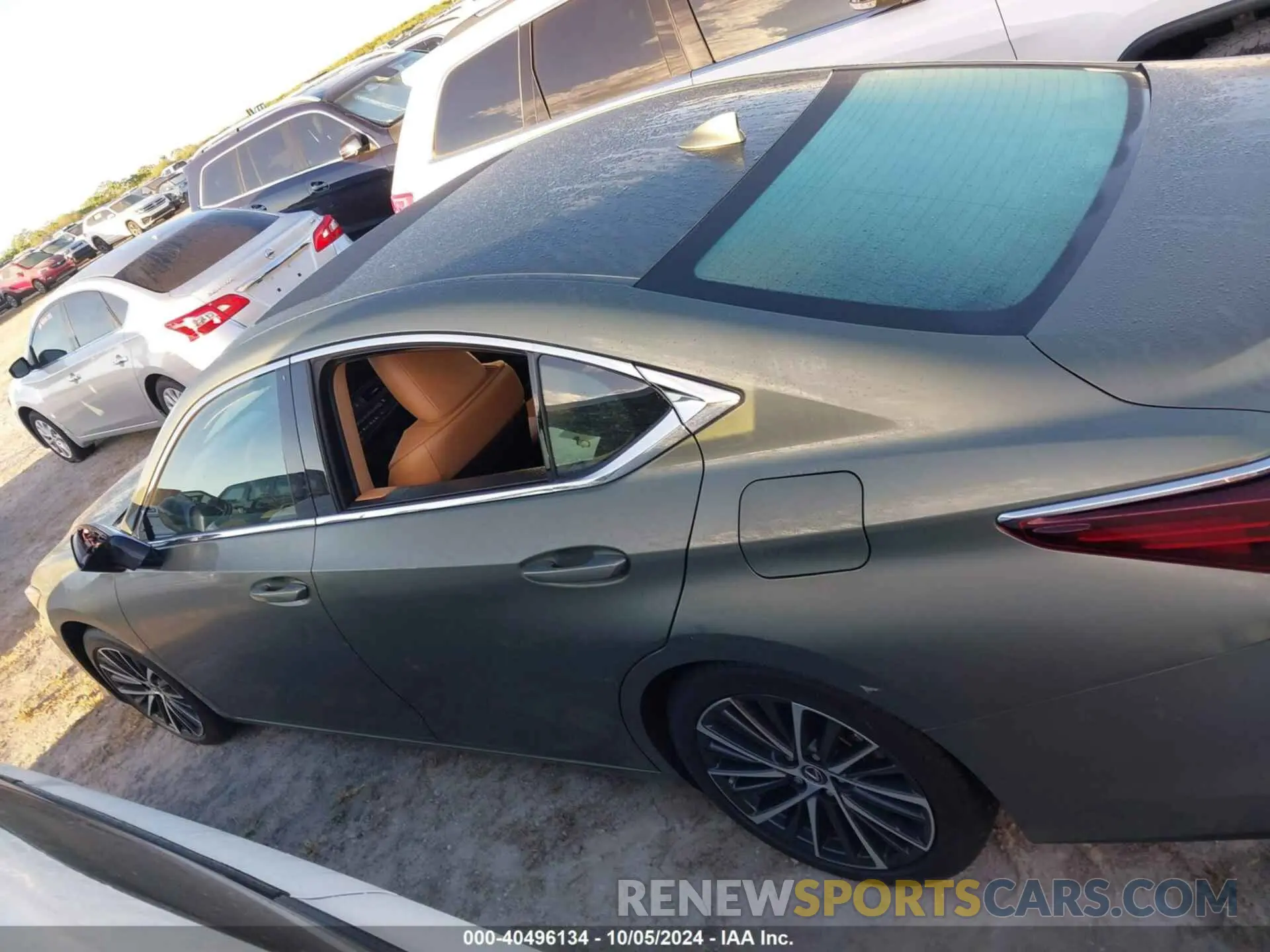 14 Photograph of a damaged car 58ADZ1B17RU180879 LEXUS ES 2024