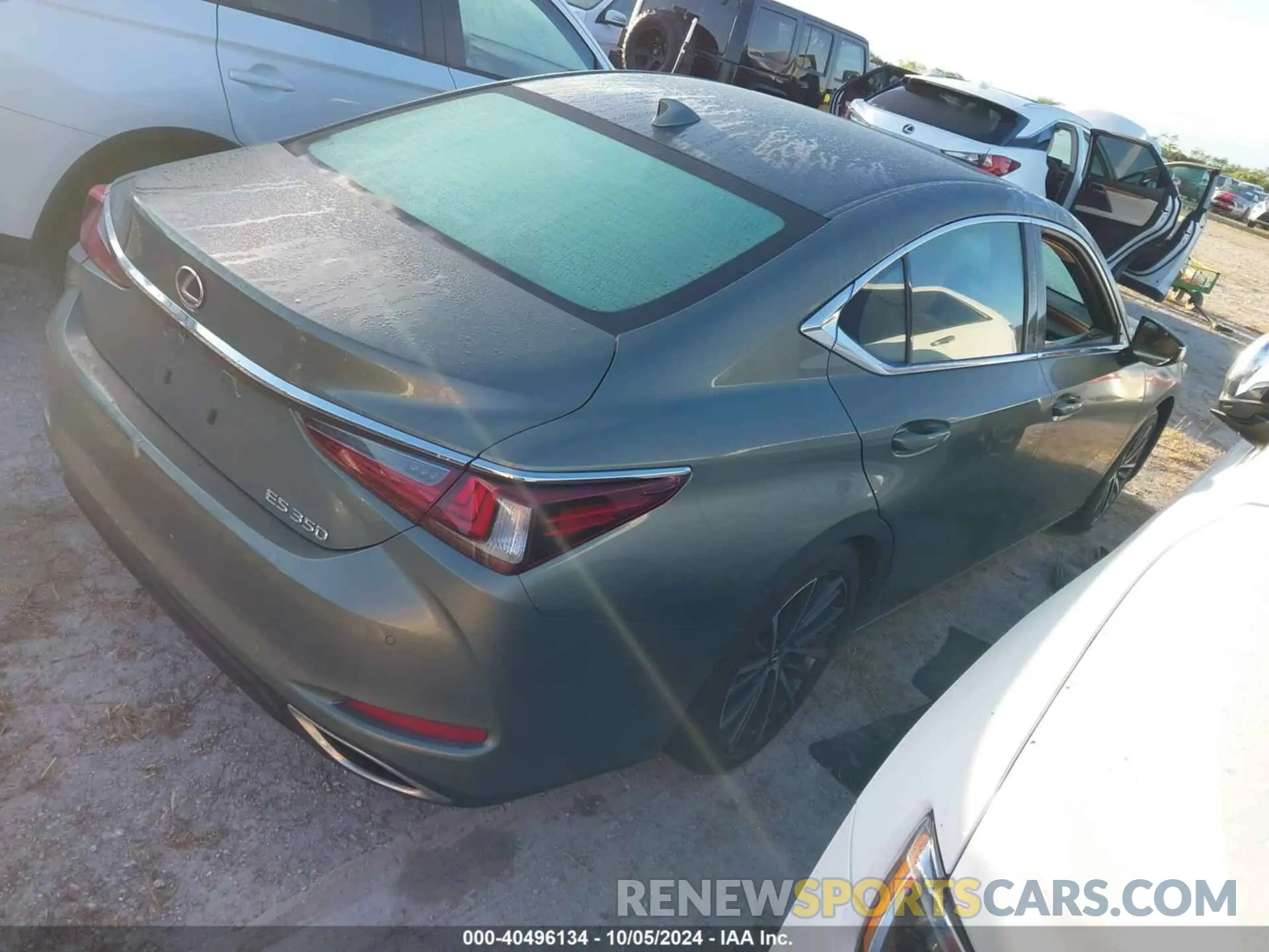 4 Photograph of a damaged car 58ADZ1B17RU180879 LEXUS ES 2024