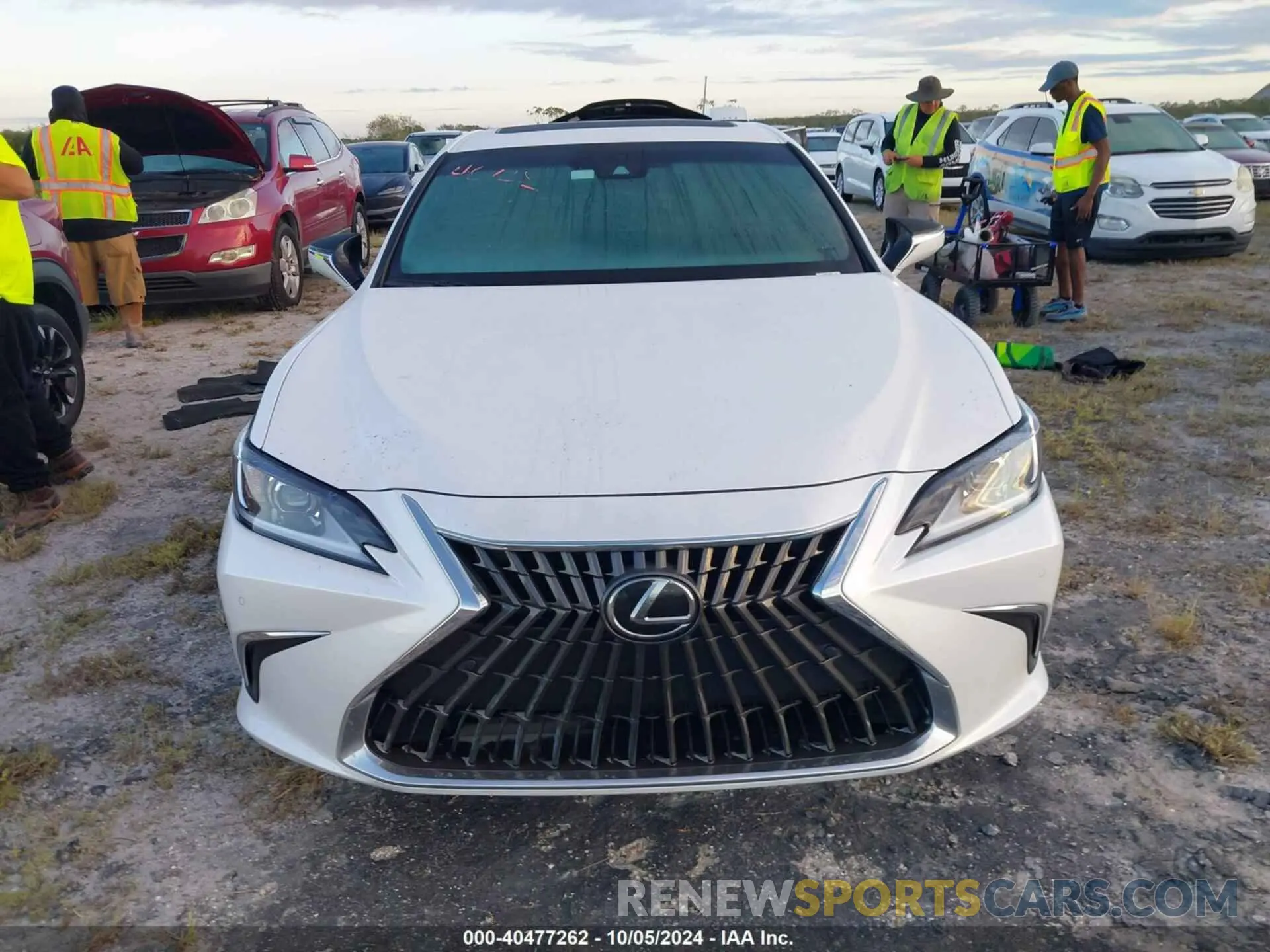 12 Photograph of a damaged car 58ADZ1B19RU173576 LEXUS ES 2024