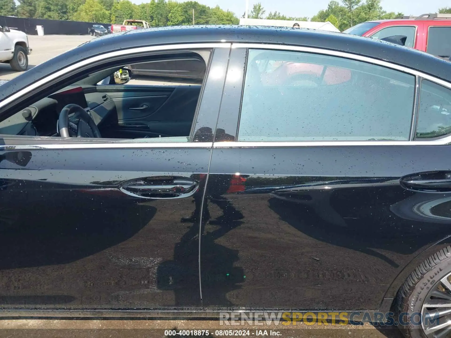 14 Photograph of a damaged car 58ADZ1B1XRU170525 LEXUS ES 2024