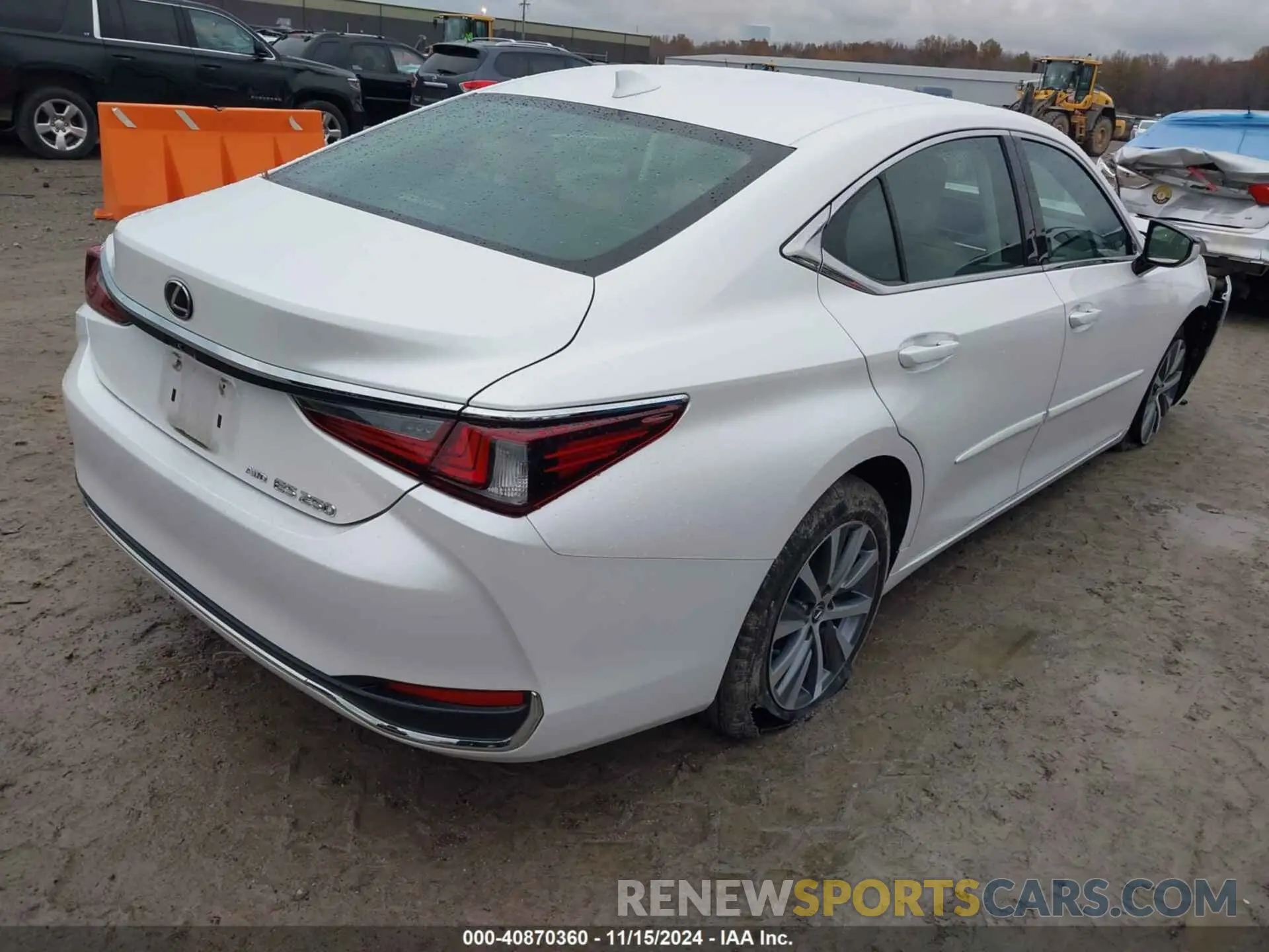 4 Photograph of a damaged car 58AC11D10MU001395 LEXUS ES 250 2021