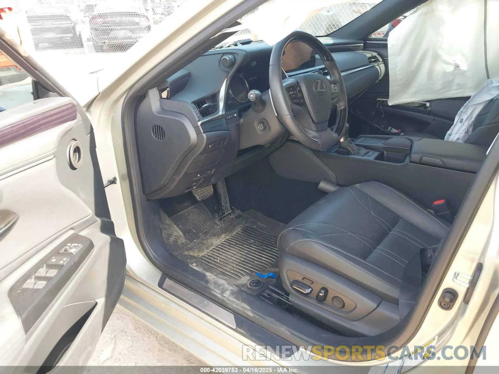 5 Photograph of a damaged car 58AF11D10MU004987 LEXUS ES 250 2021