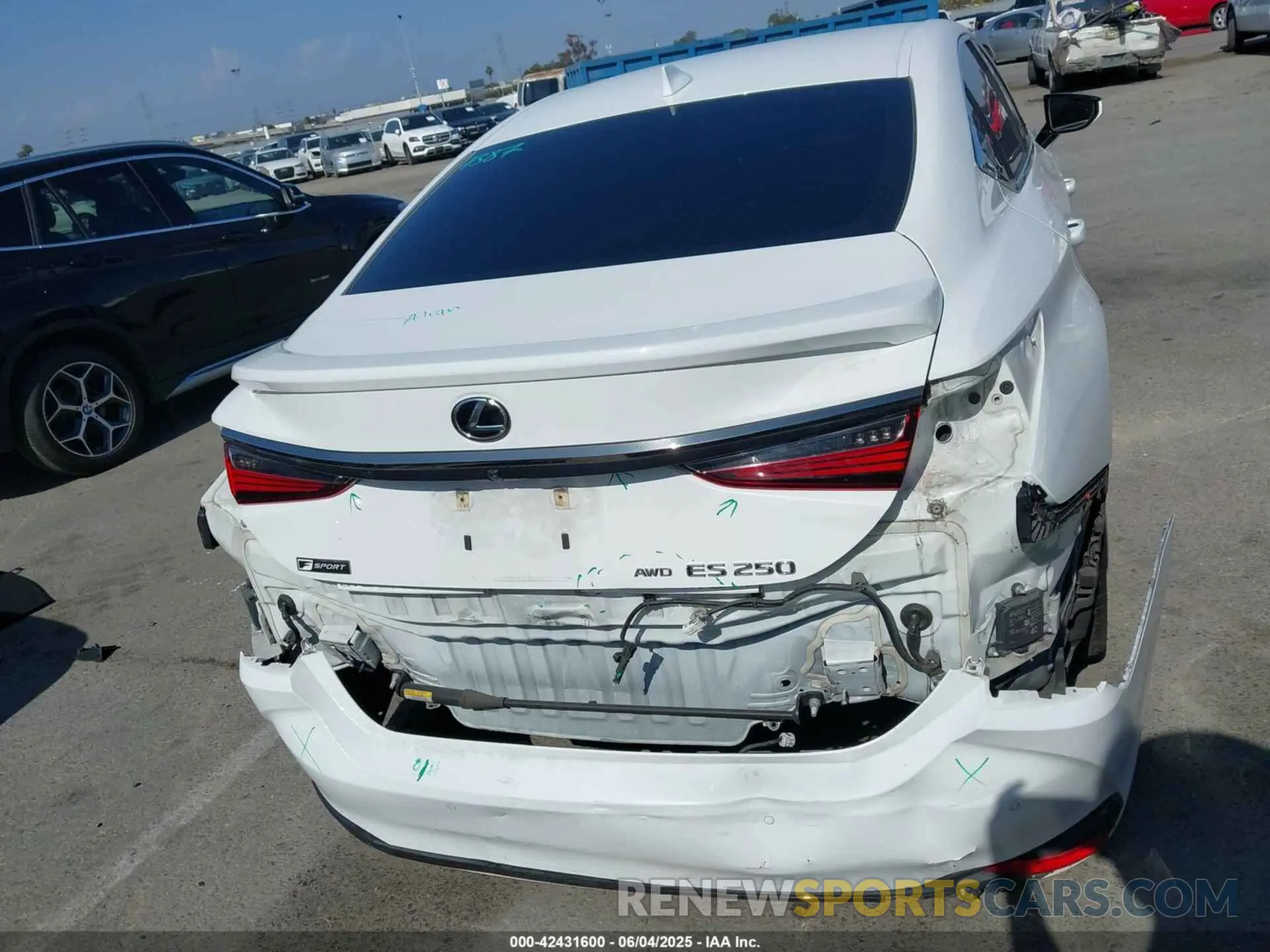 17 Photograph of a damaged car 58AG11D14MU005189 LEXUS ES 250 2021