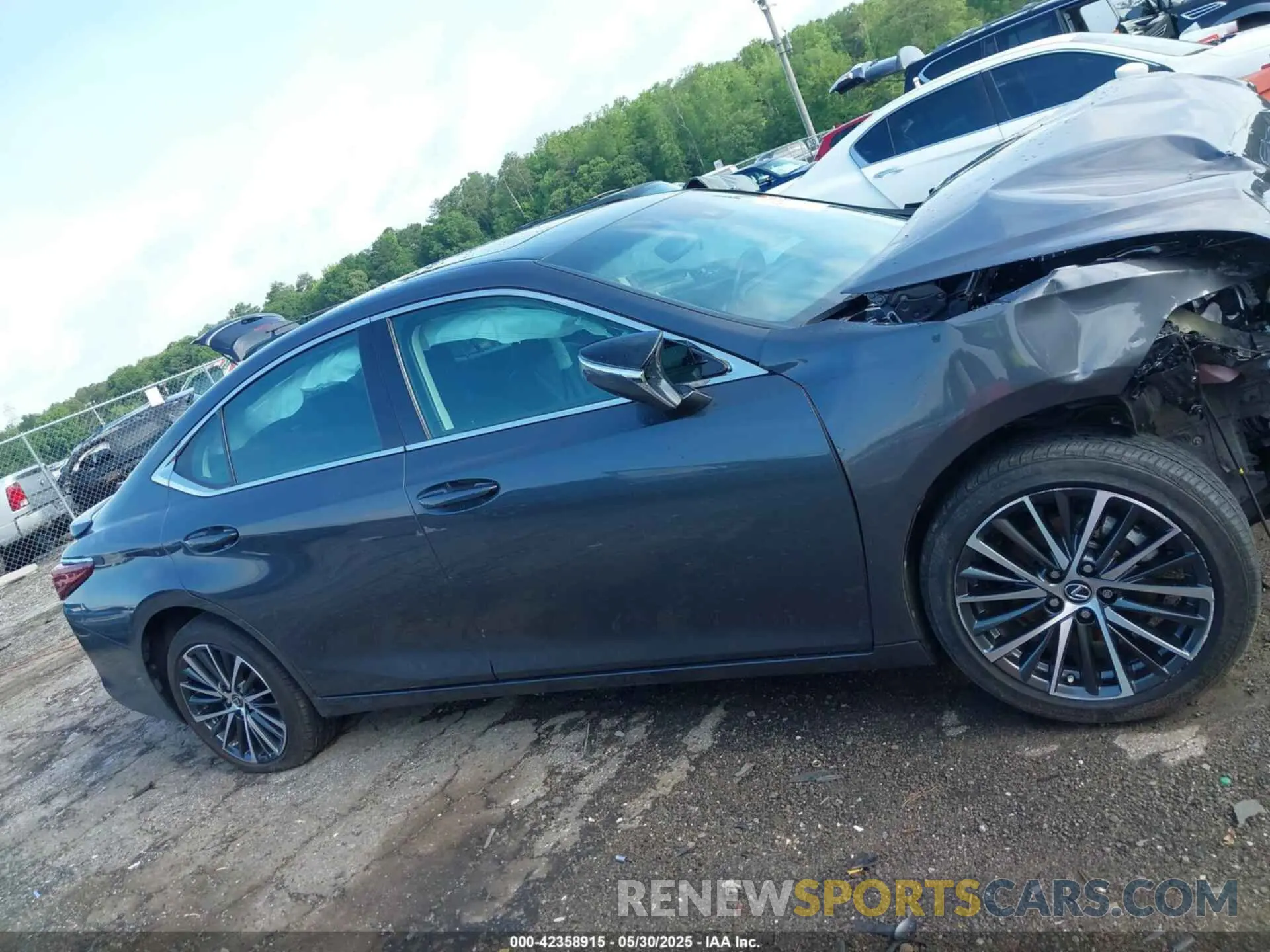 13 Photograph of a damaged car 58AD11D16PU011969 LEXUS ES 250 2023