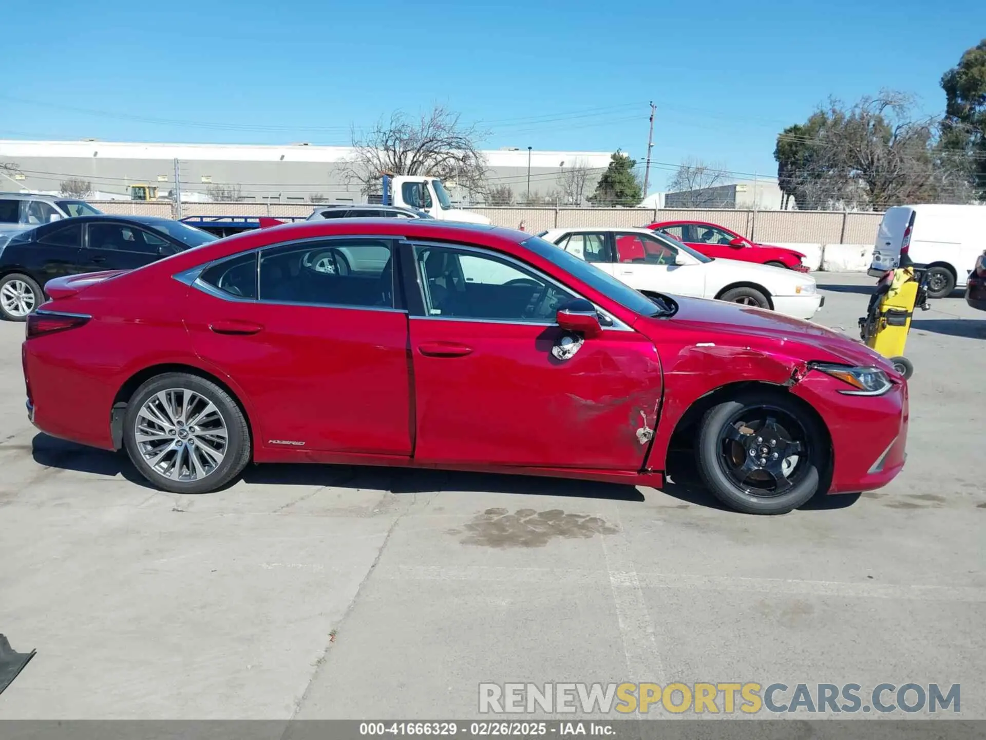 13 Photograph of a damaged car 58AB21B13KU001903 LEXUS ES 300H 2019