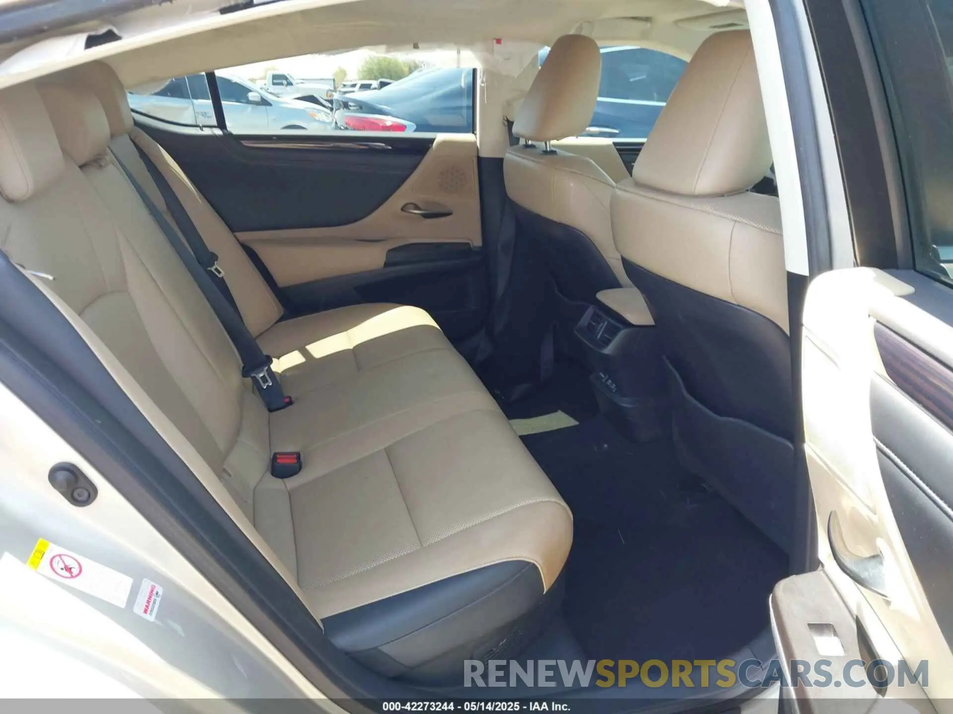 8 Photograph of a damaged car 58AB21B15KU002342 LEXUS ES 300H 2019