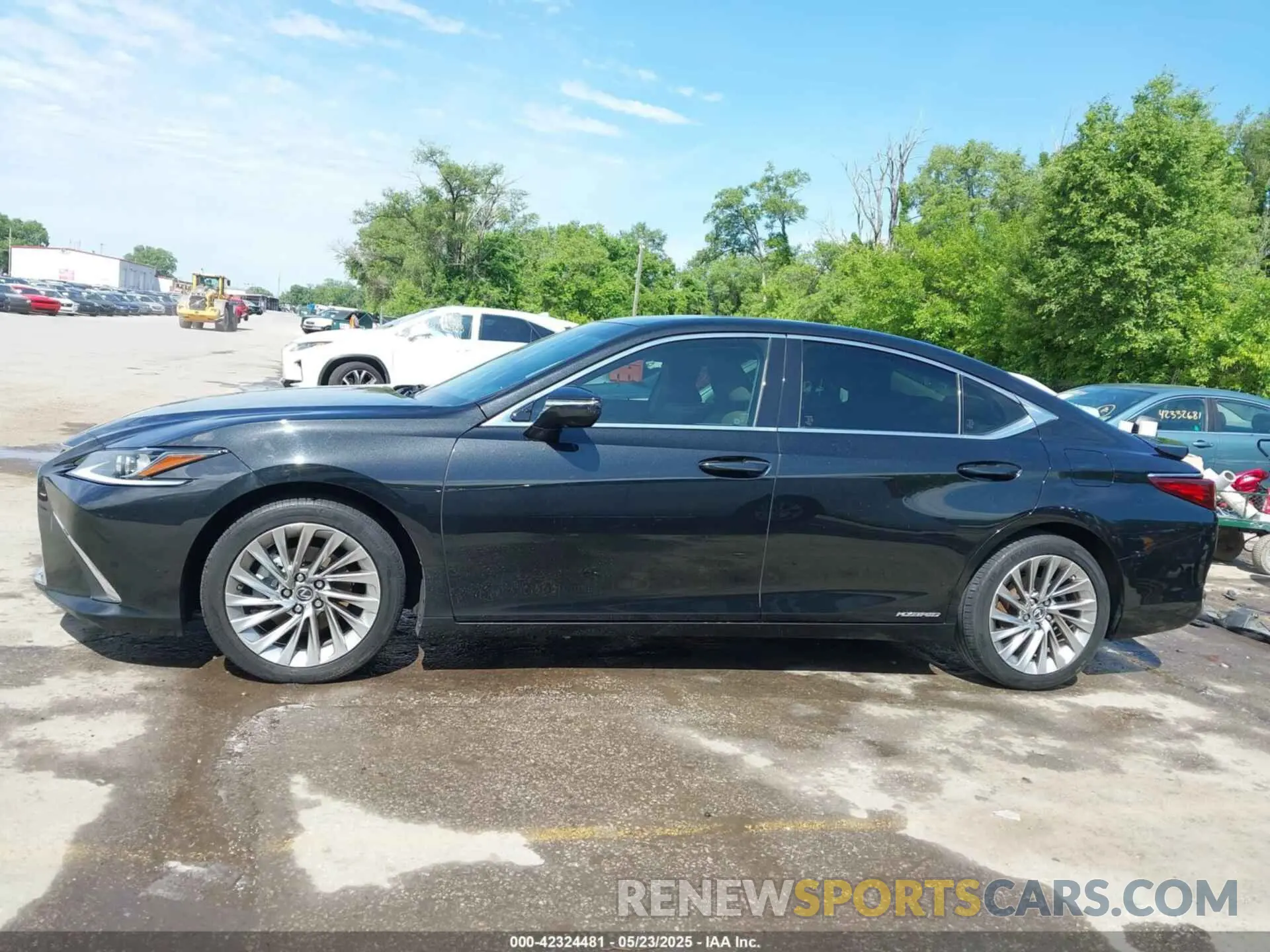 14 Photograph of a damaged car JTHB21B10K2007177 LEXUS ES 300H 2019